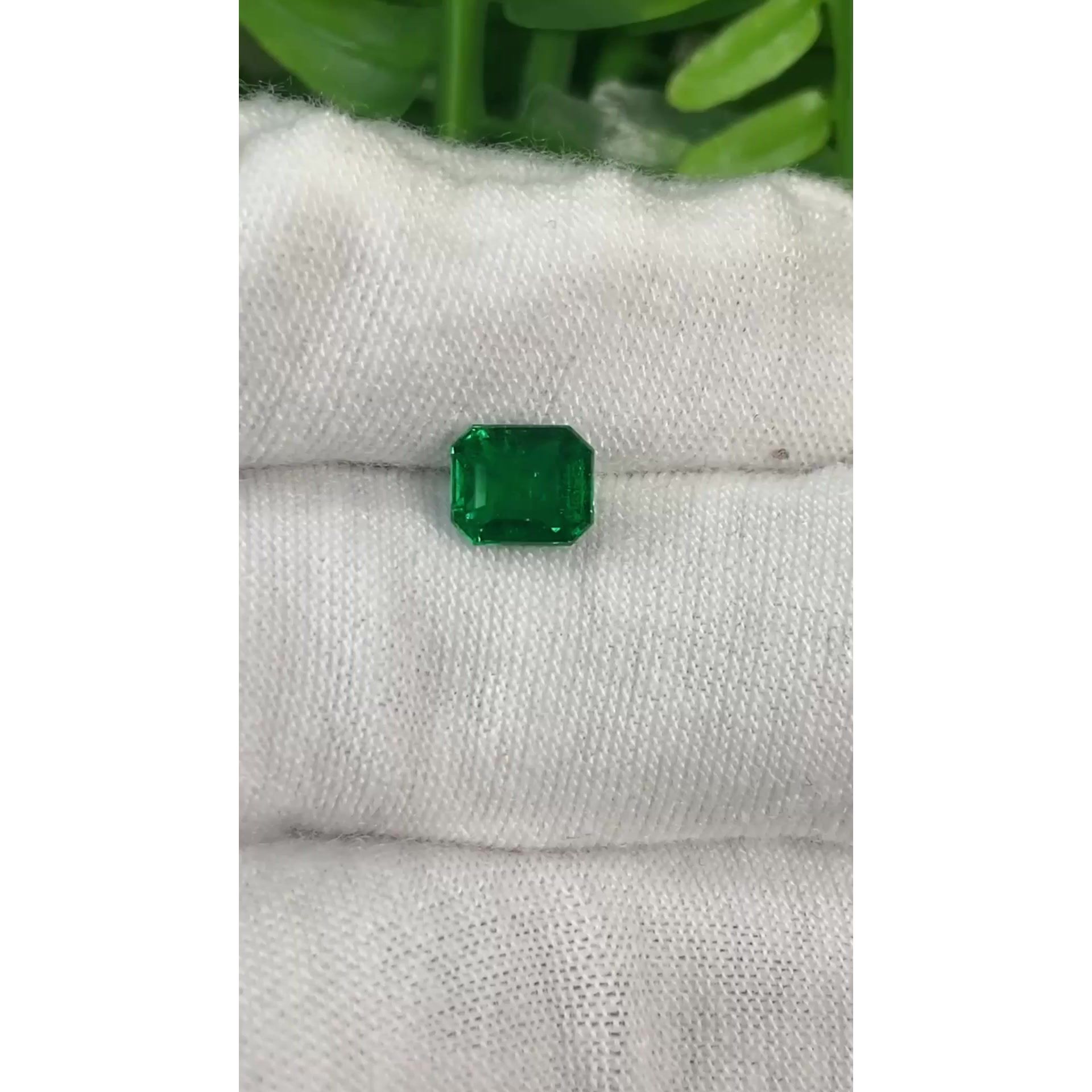 0.99 ct Emerald Green Natural Emerald