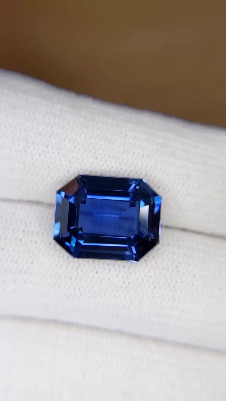10.64 ct Emerald Blue Natural Sapphire