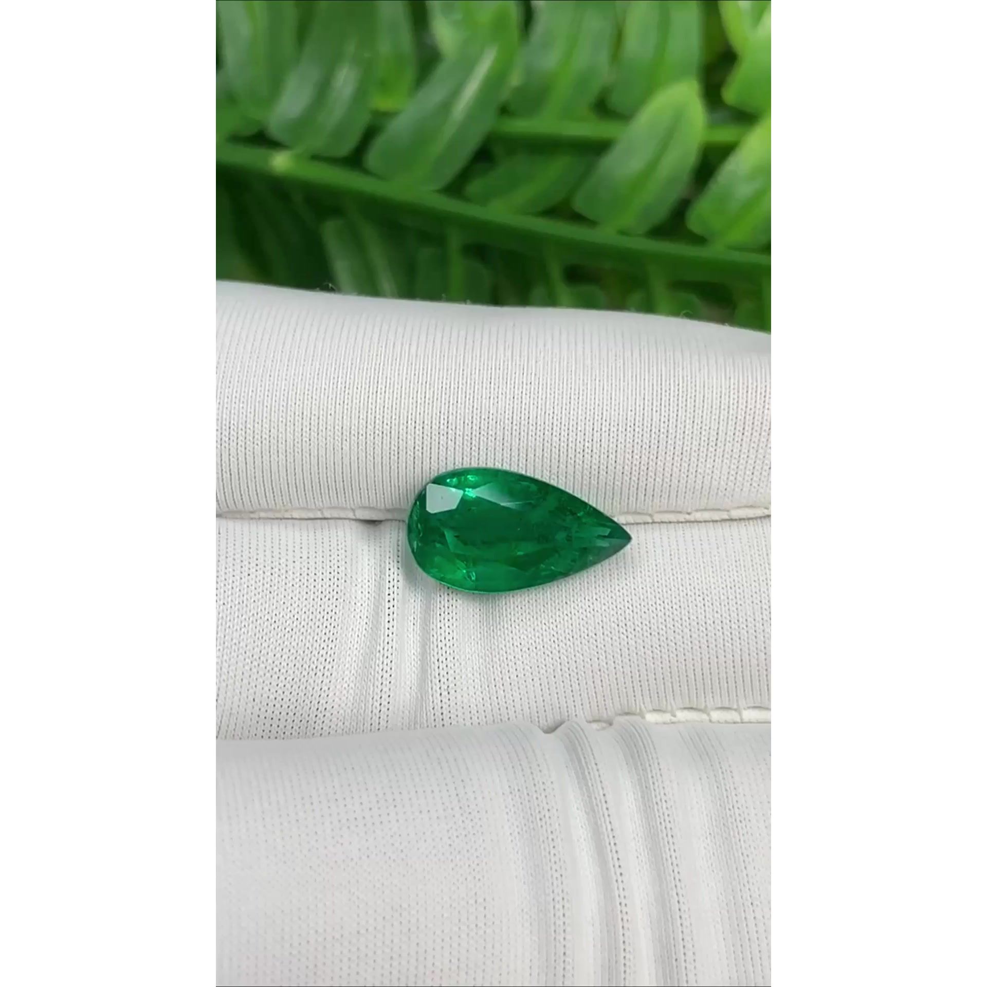 2.43 ct Pear Green Natural Emerald