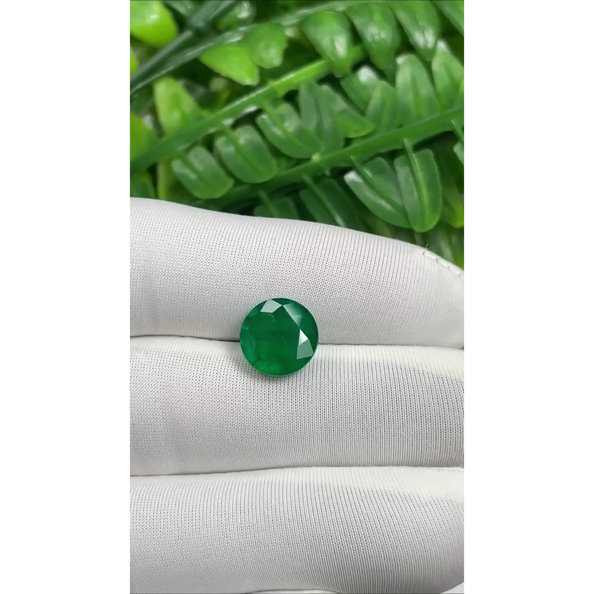 3.44 ct Round Green Natural Emerald