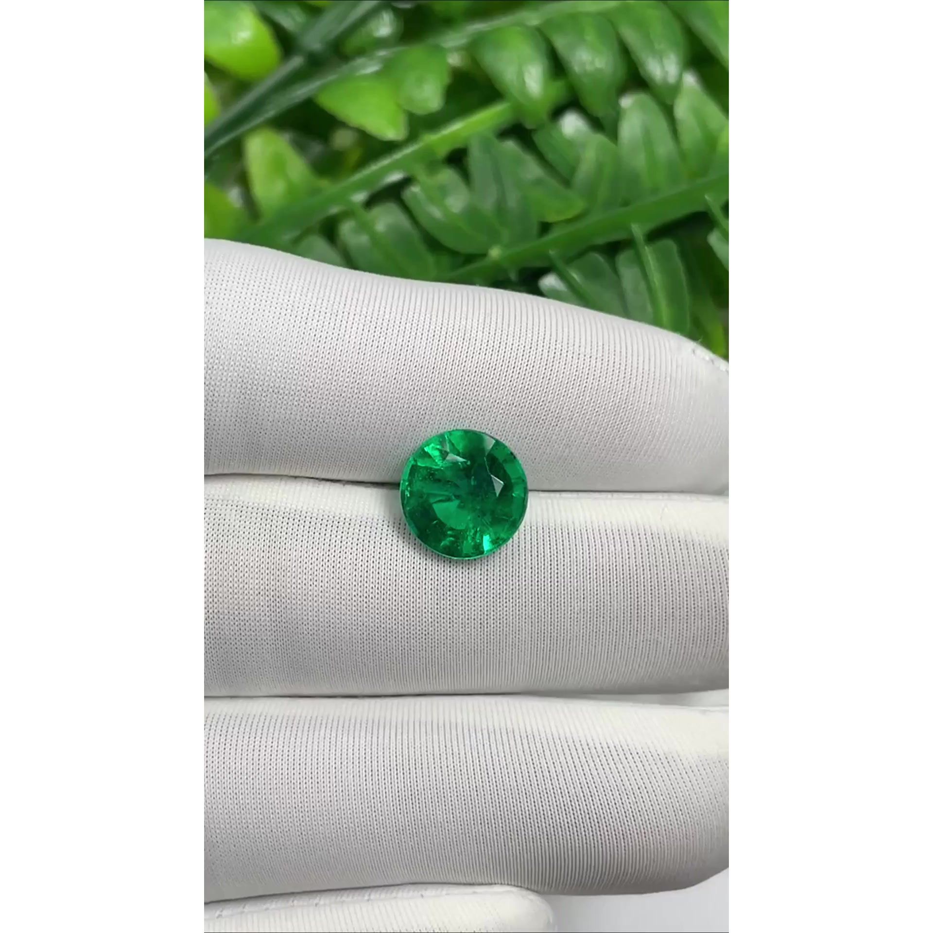 3.49 ct Round Green Natural Emerald
