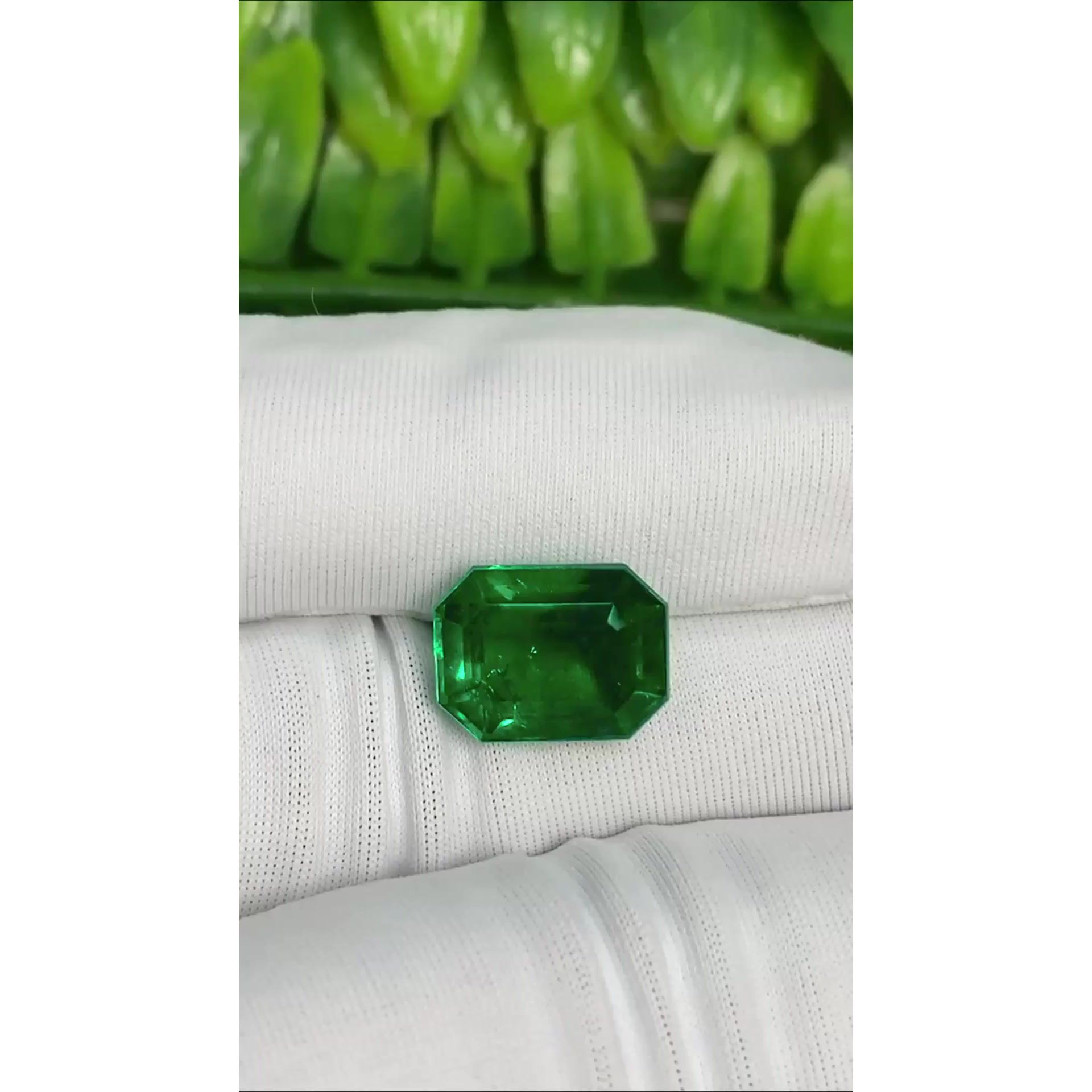 3.46 ct Emerald Green Natural Emerald