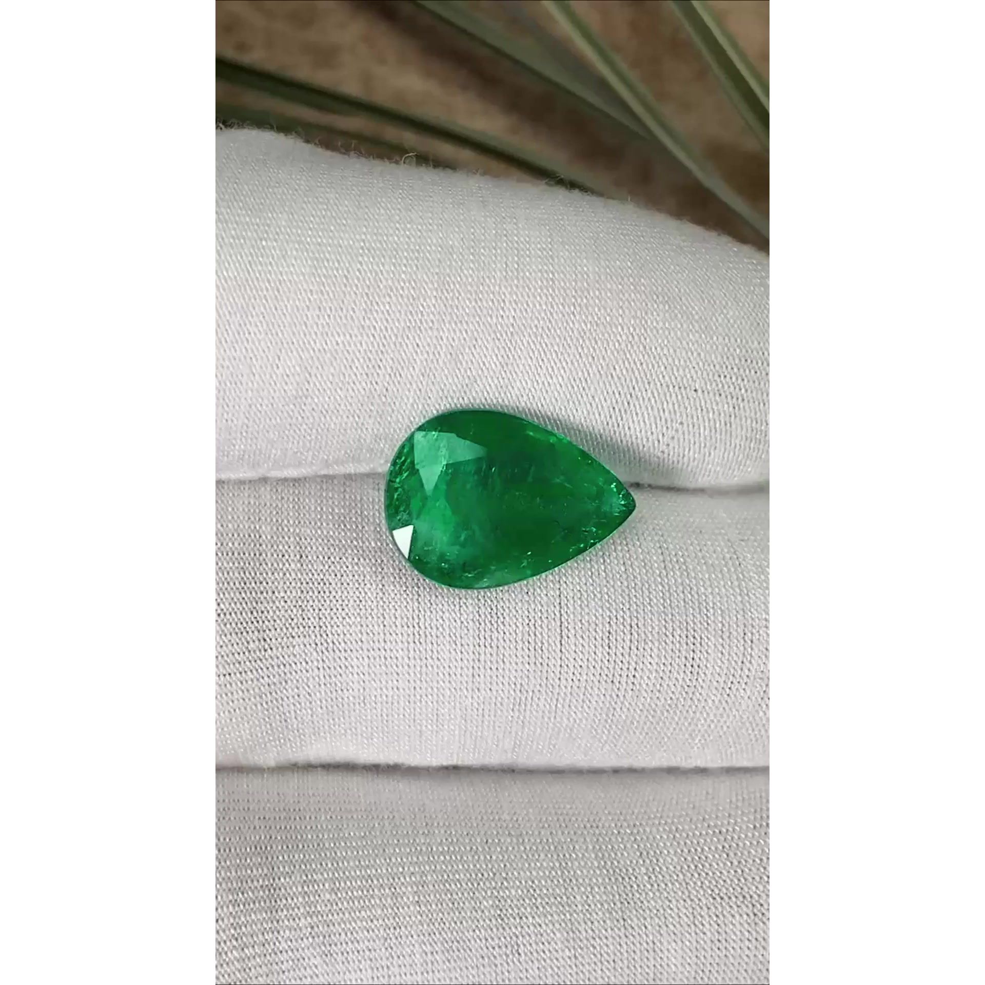 5.04 ct Pear Green Natural Emerald