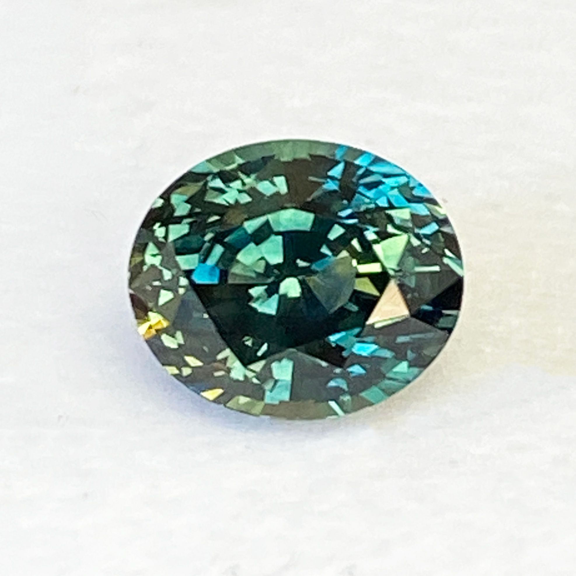 2.60 ct Oval Green Natural Sapphire
