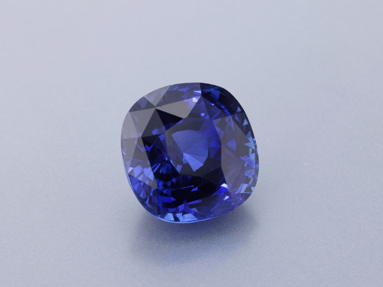 6.74 ct Cushion Blue Natural Sapphire