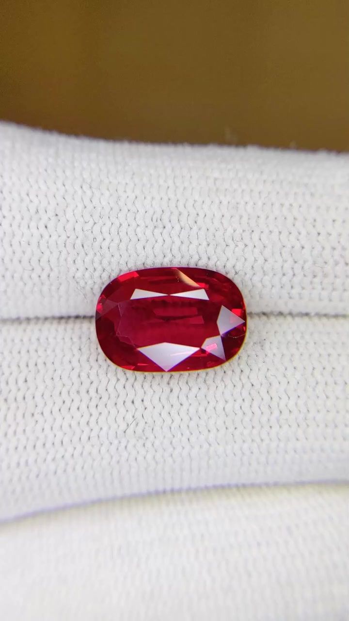 5.01 ct Cushion Red Natural Ruby