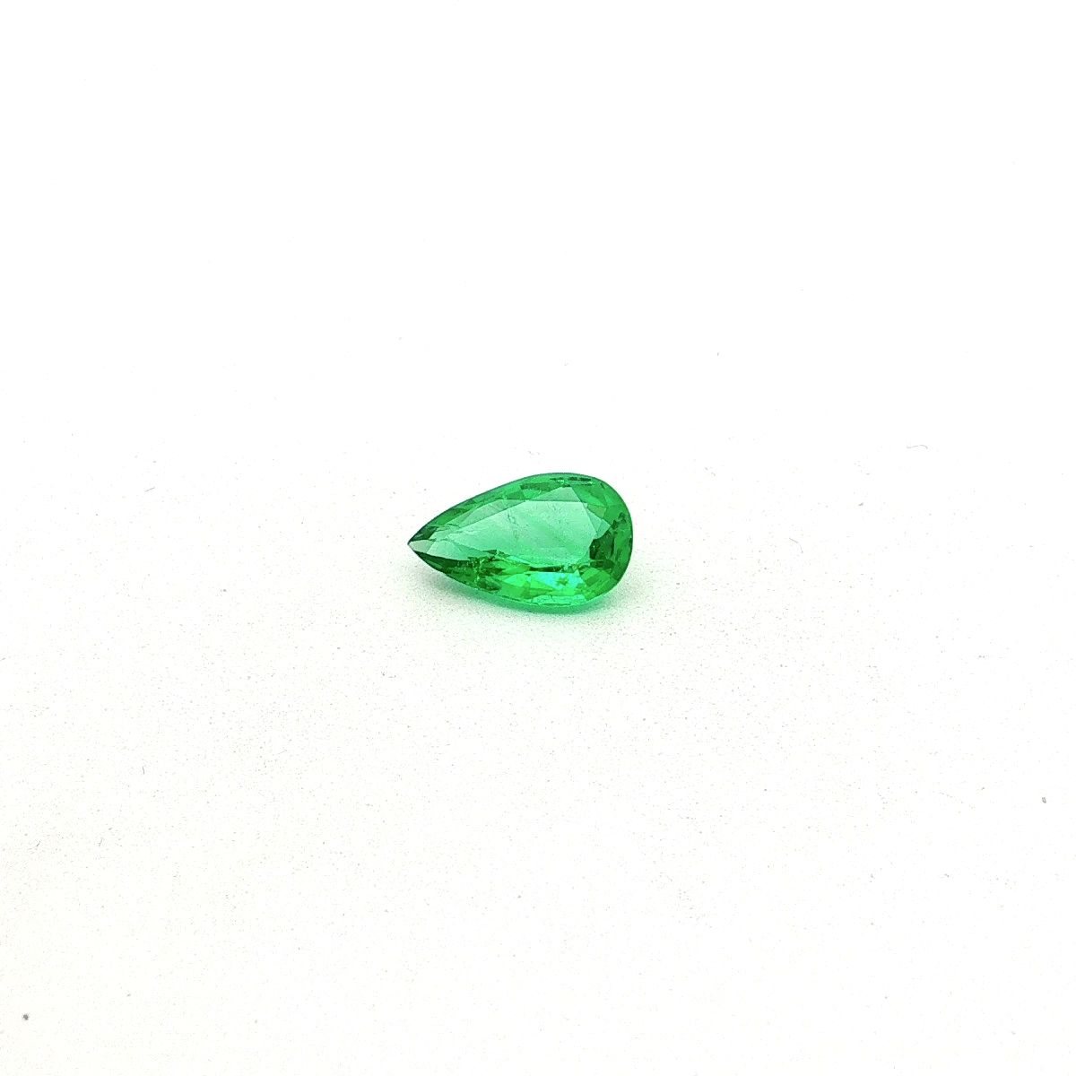 1.92 ct Pear Green Natural Emerald
