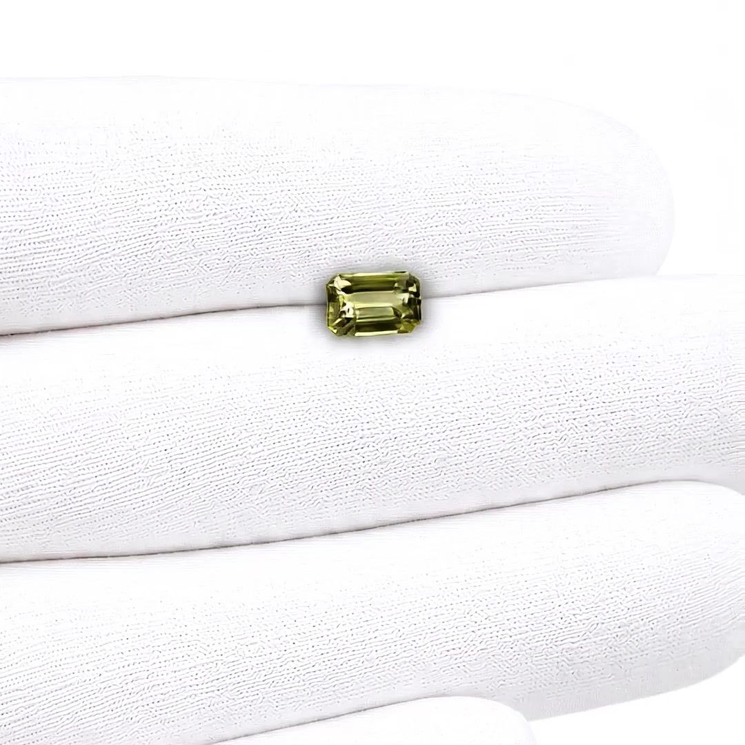2.55 ct Emerald Green Natural Sapphire