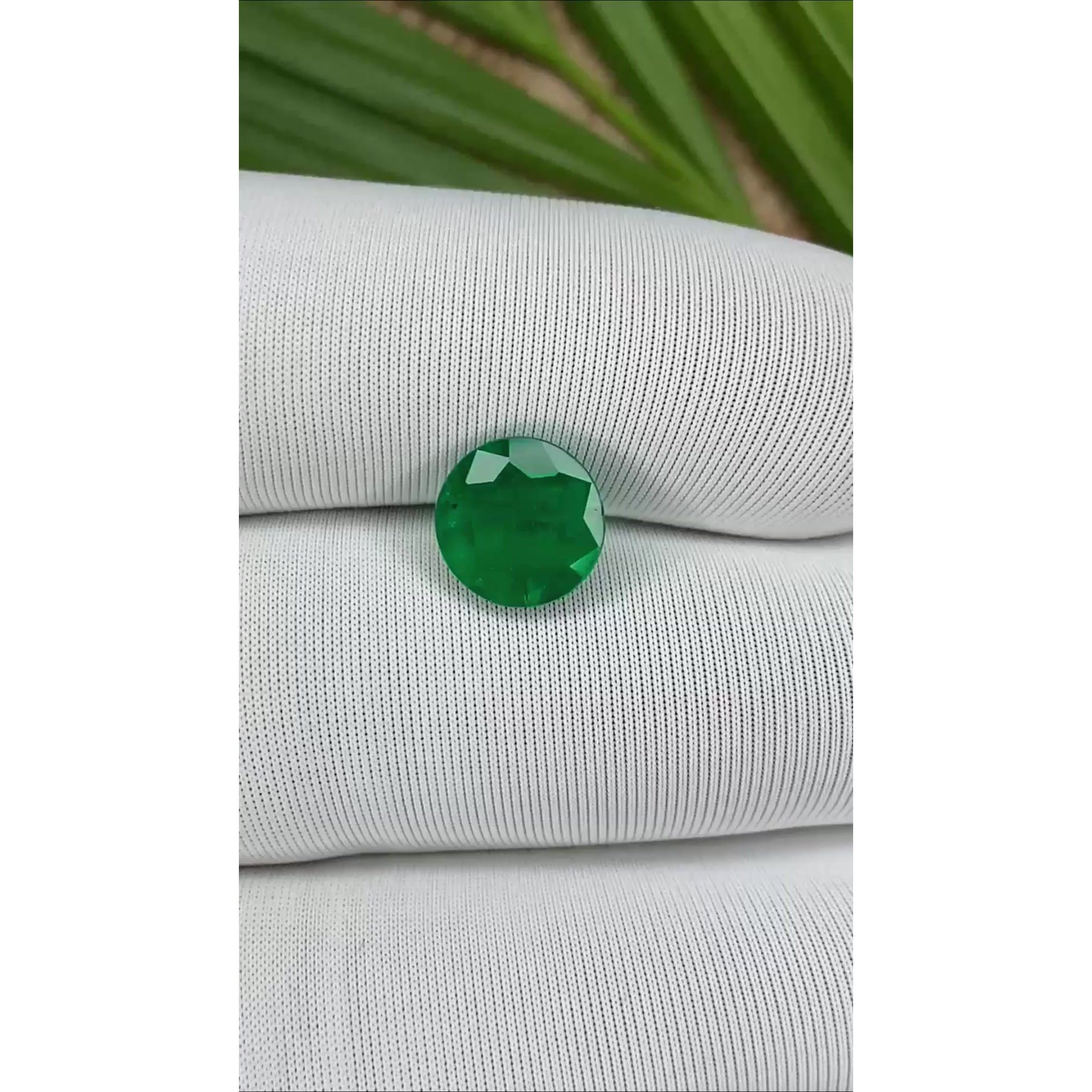2.36 ct Round Green Natural Emerald