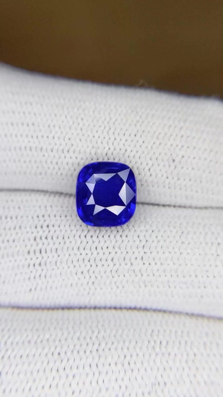 3.02 ct Cushion Blue Natural Sapphire