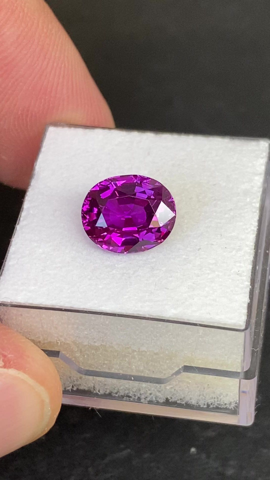 4.03 ct Oval Purple Natural Sapphire