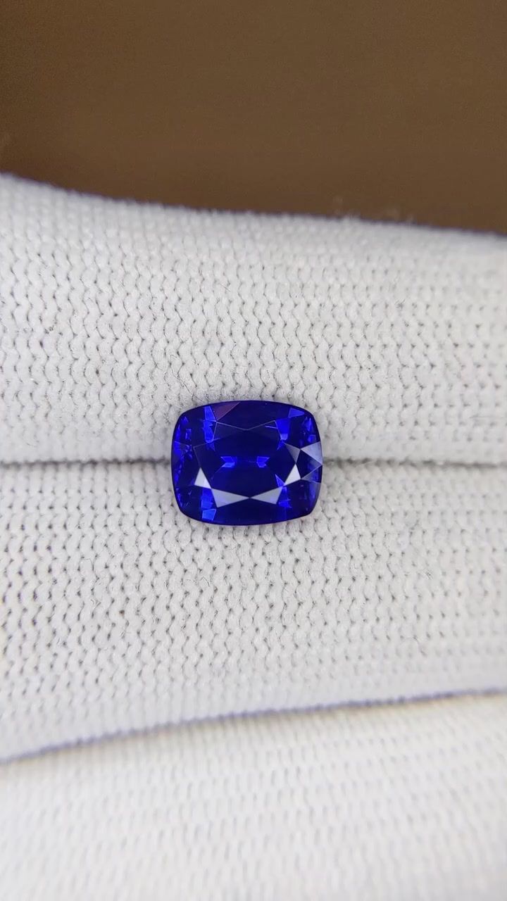 3.12 ct Cushion Blue Natural Sapphire