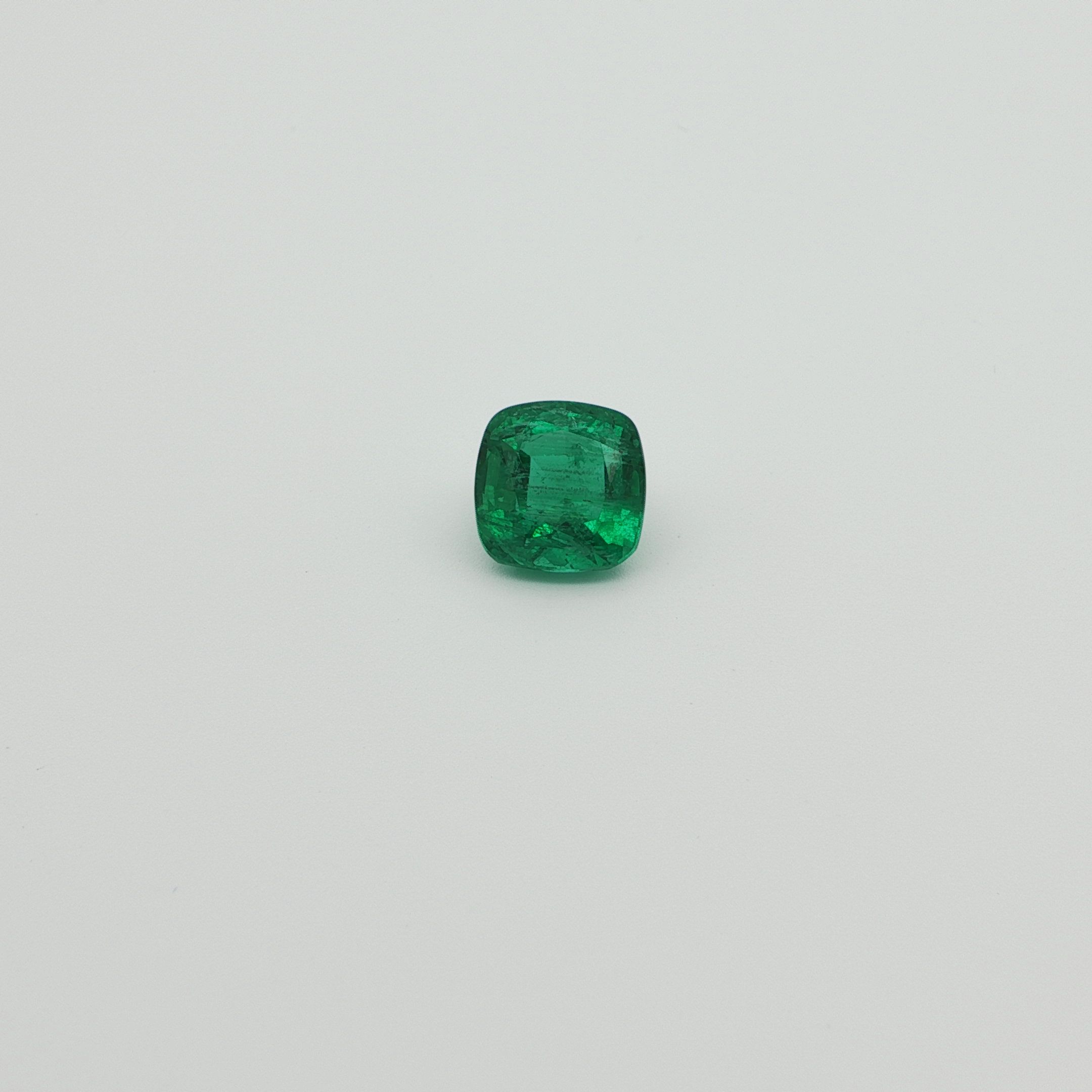 2.81 ct Cushion Green Natural Emerald