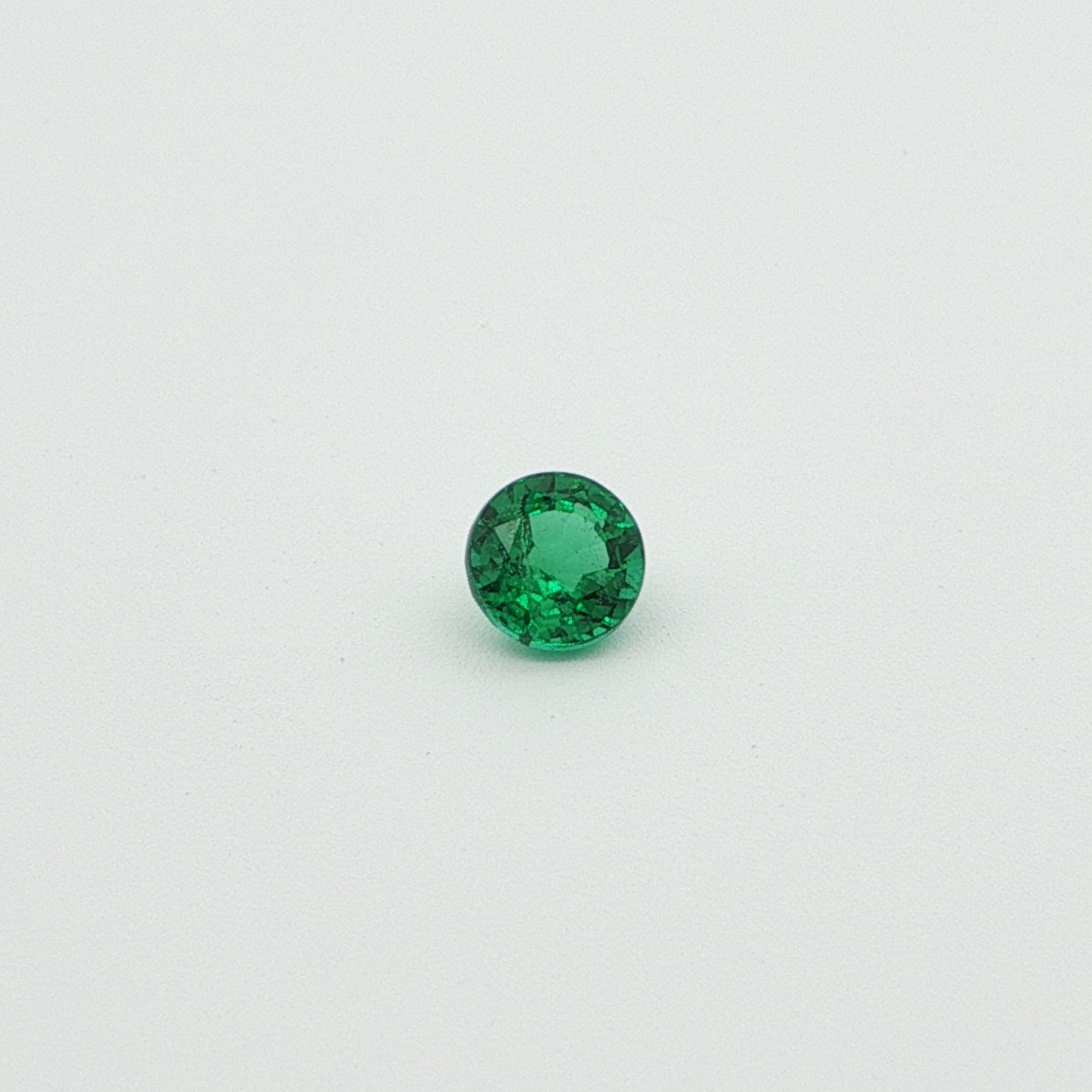 0.56 ct Round Green Natural Emerald