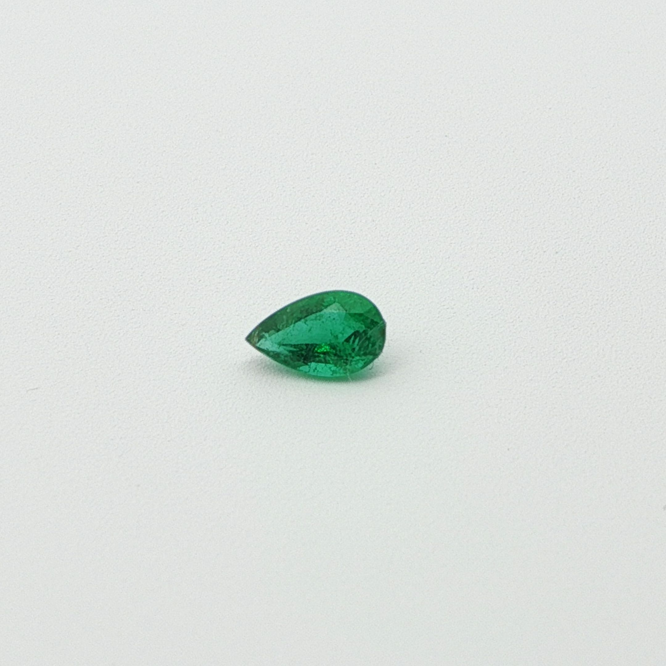 0.21 ct Pear Green Natural Emerald