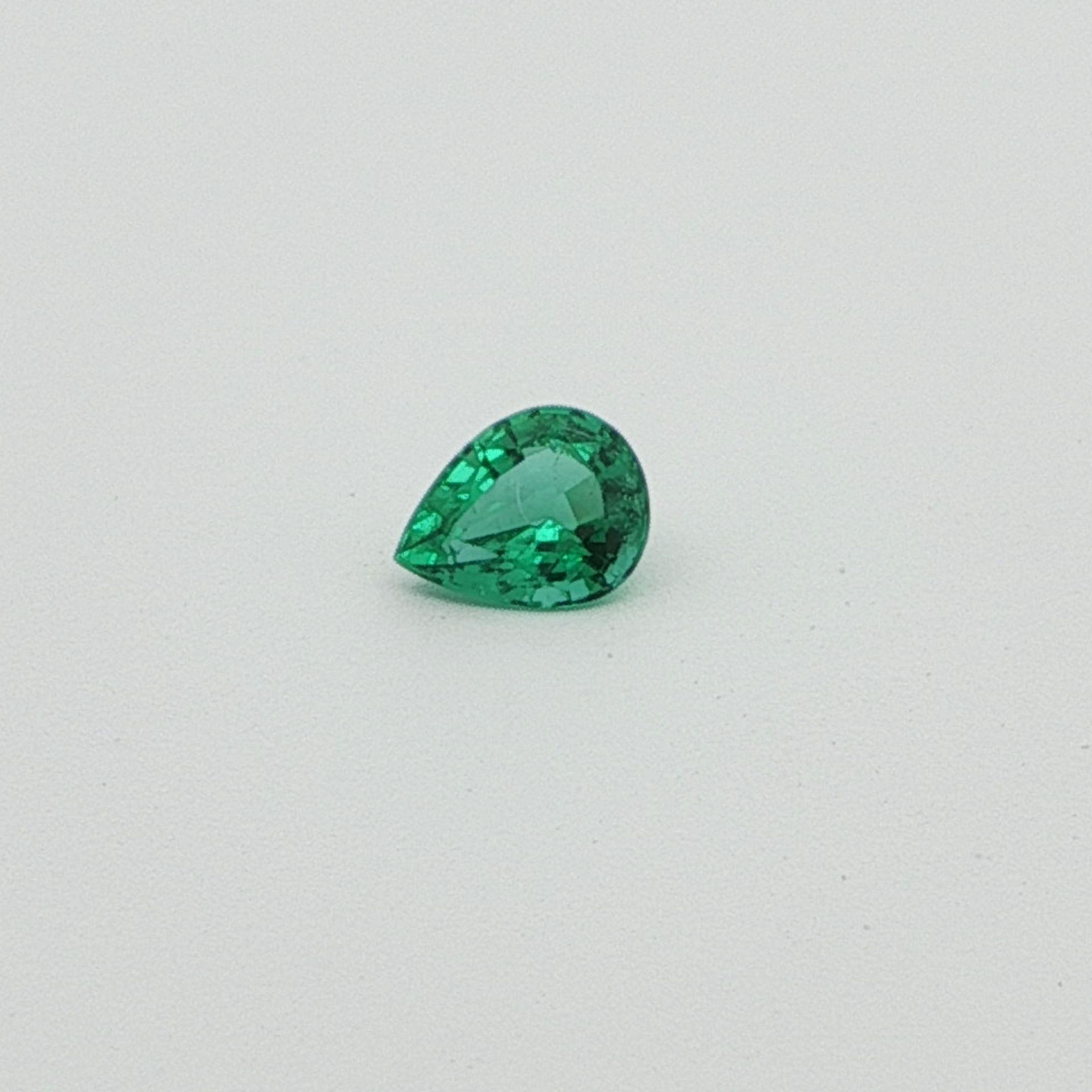 0.28 ct Pear Green Natural Emerald