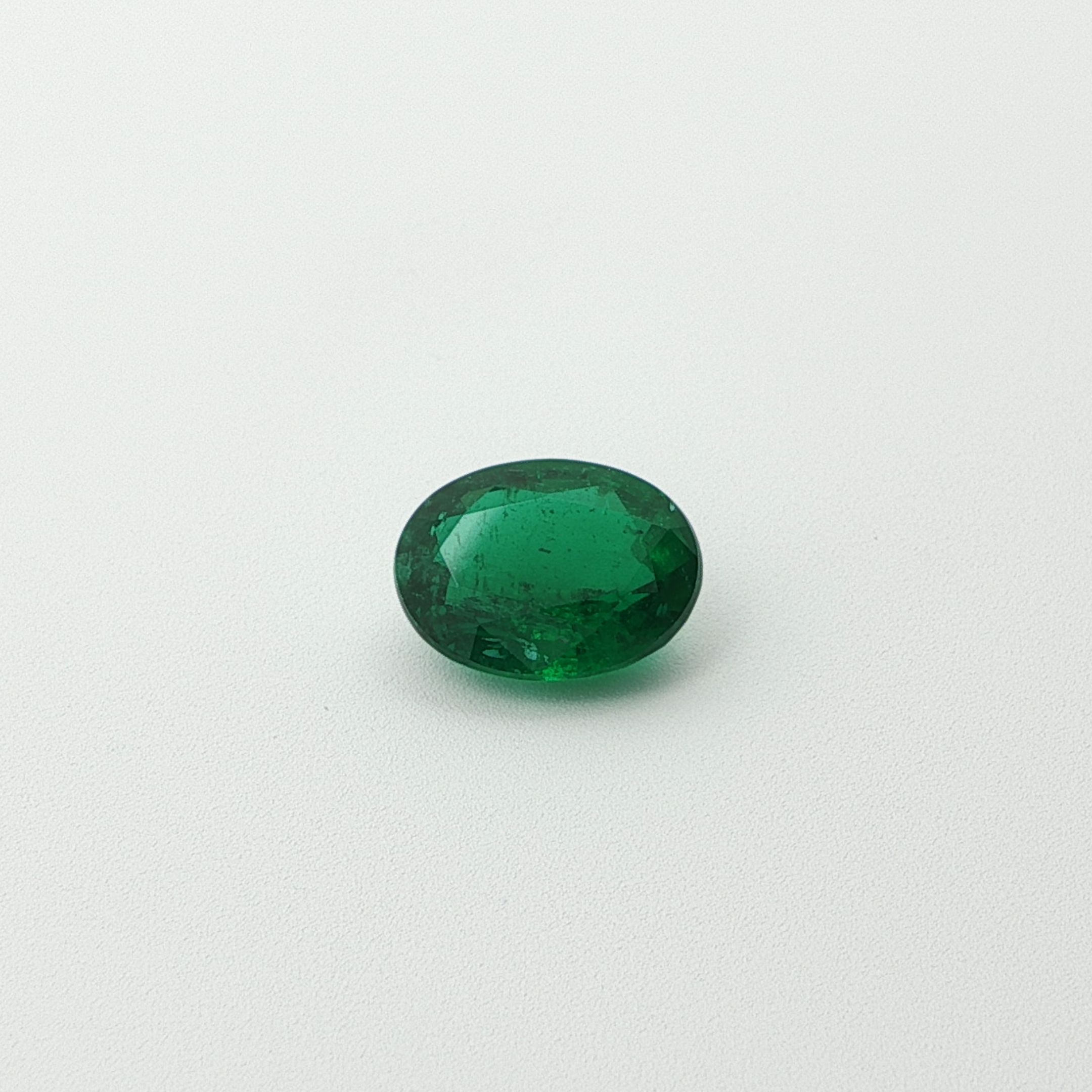 1.67 ct Oval Green Natural Emerald
