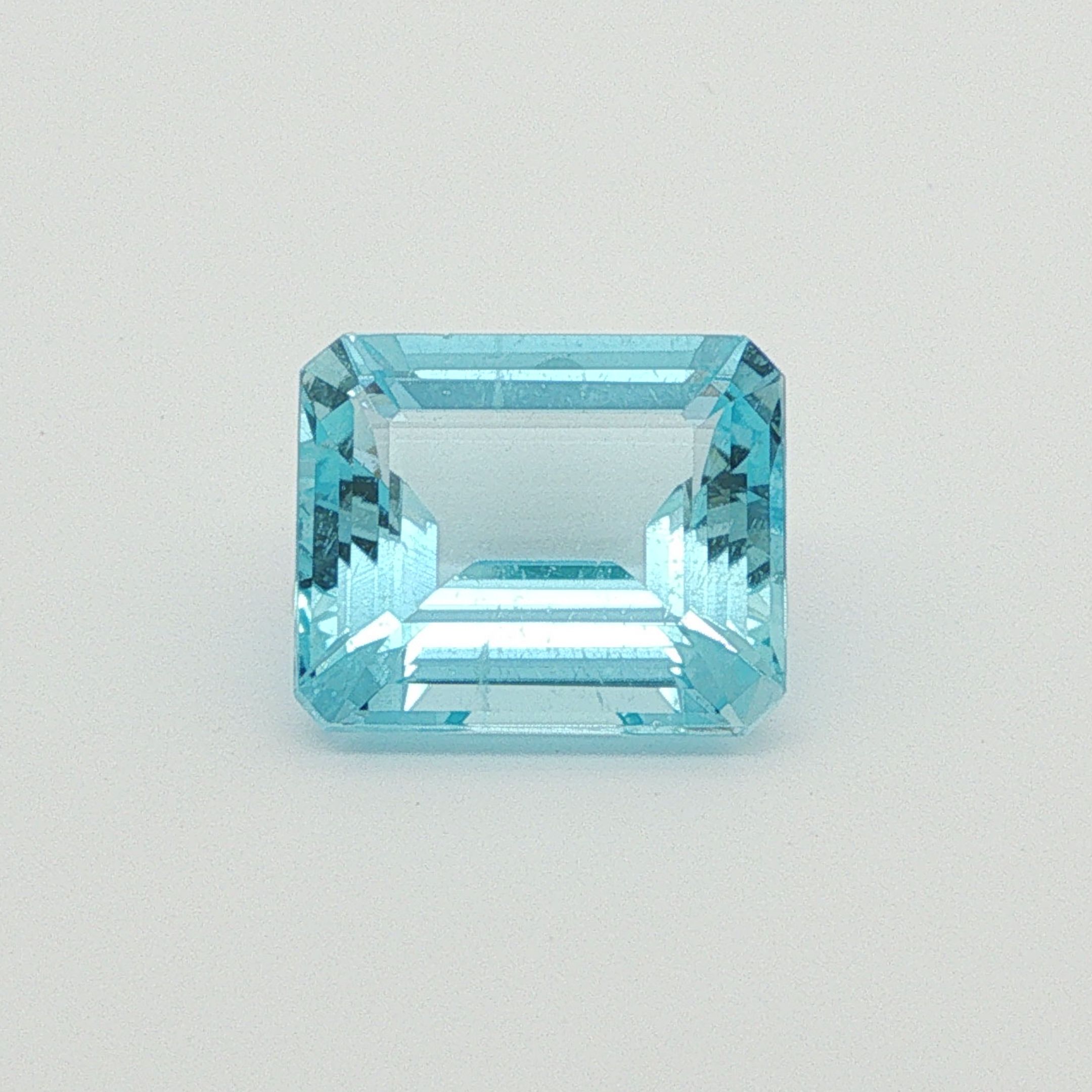 7.15 ct Emerald Blue Natural Aquamarine