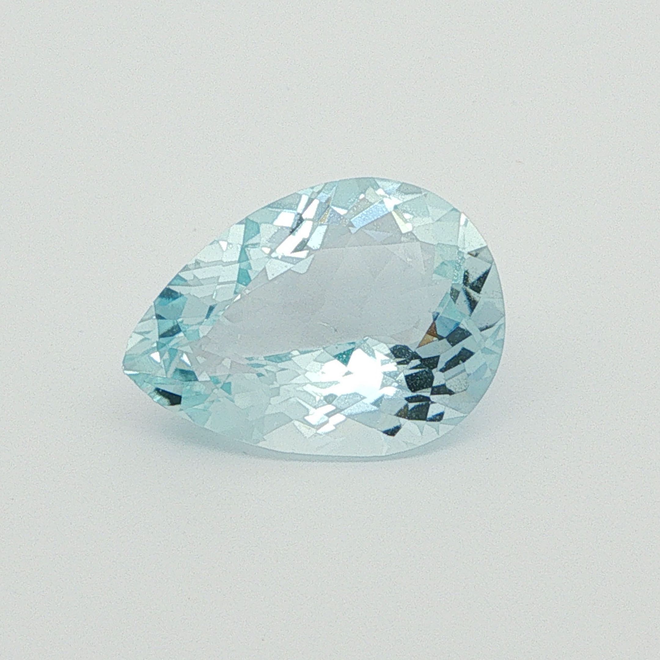 8.70 ct Pear Blue Natural Aquamarine