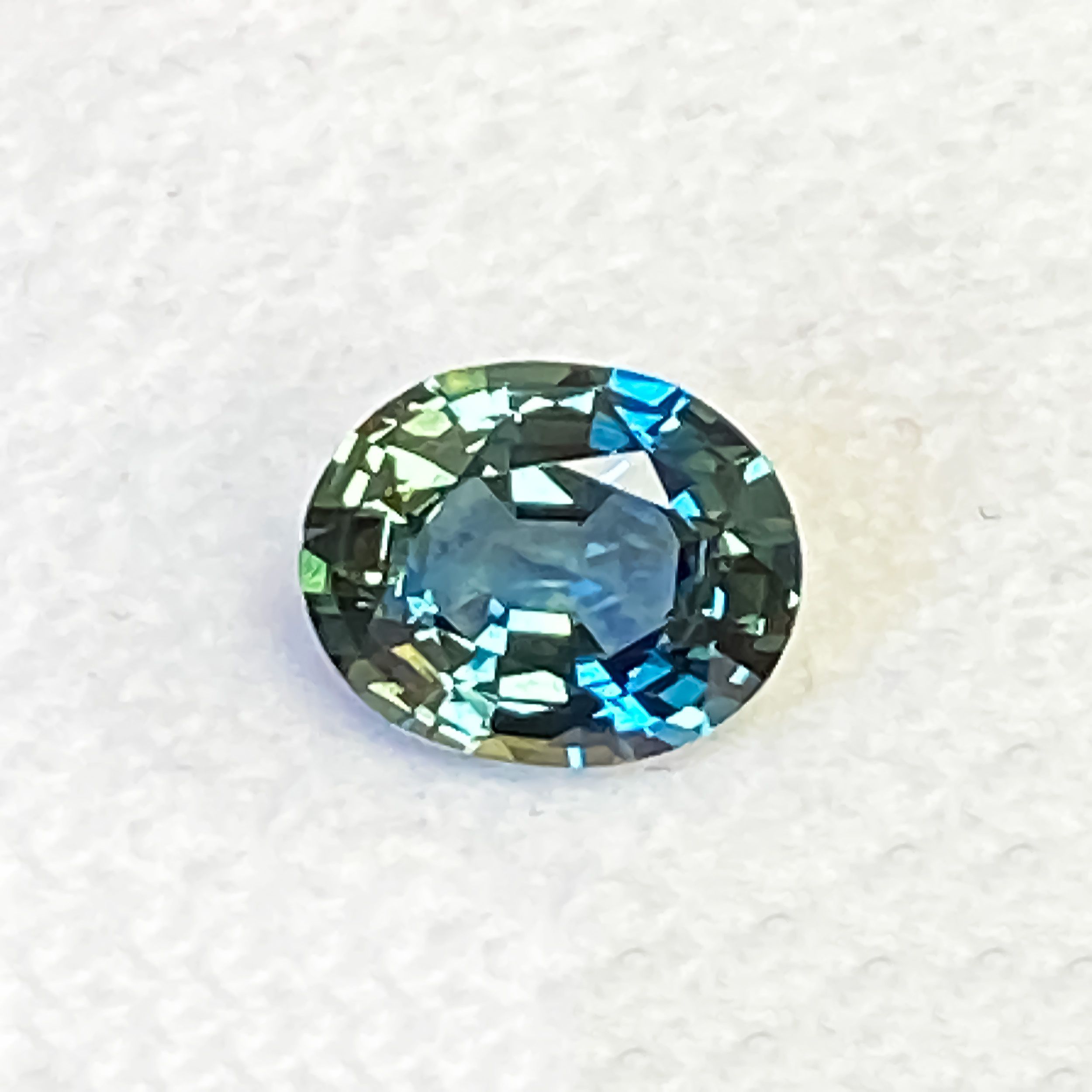 1.52 ct Oval Green Natural Sapphire