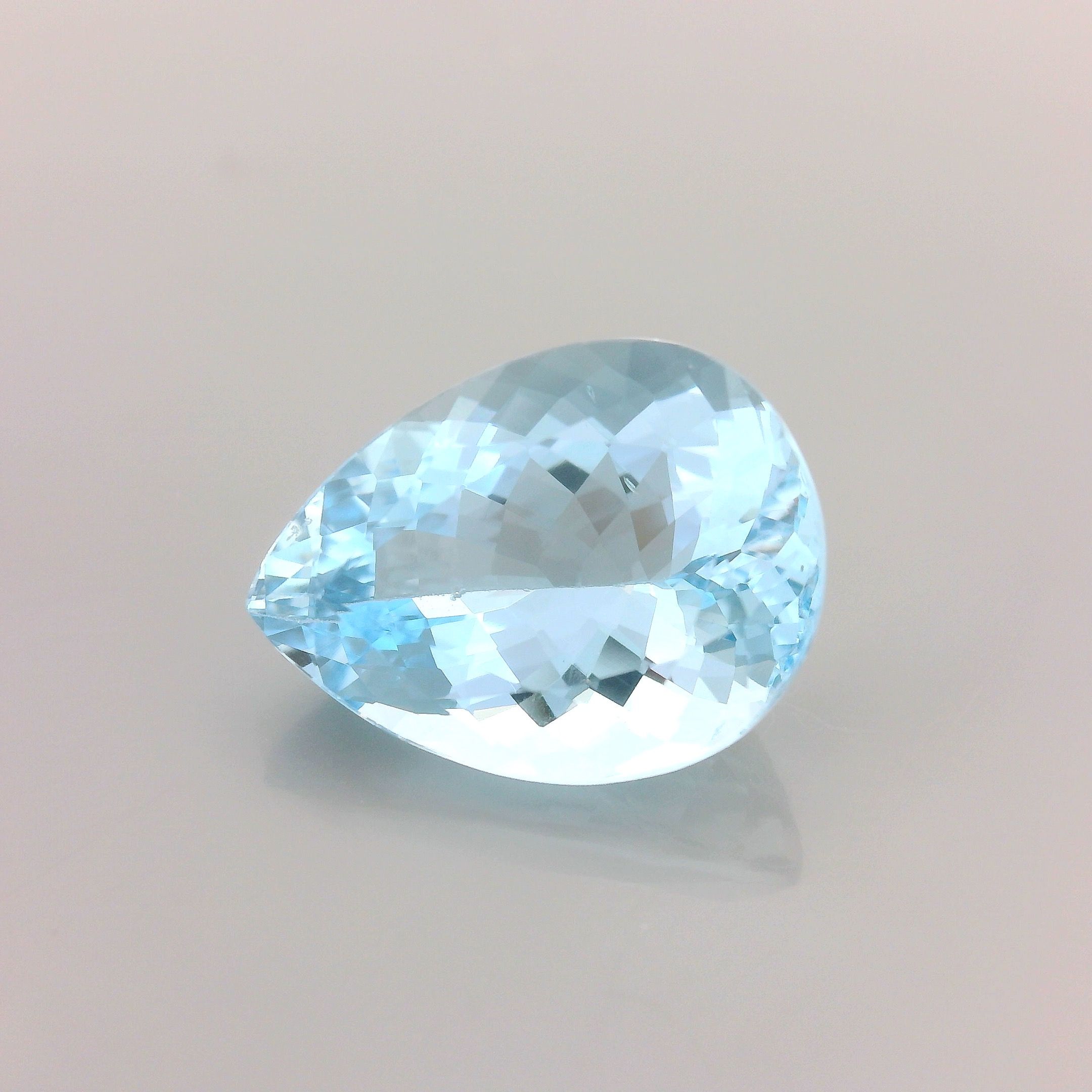4.27 ct Pear Blue Natural Aquamarine