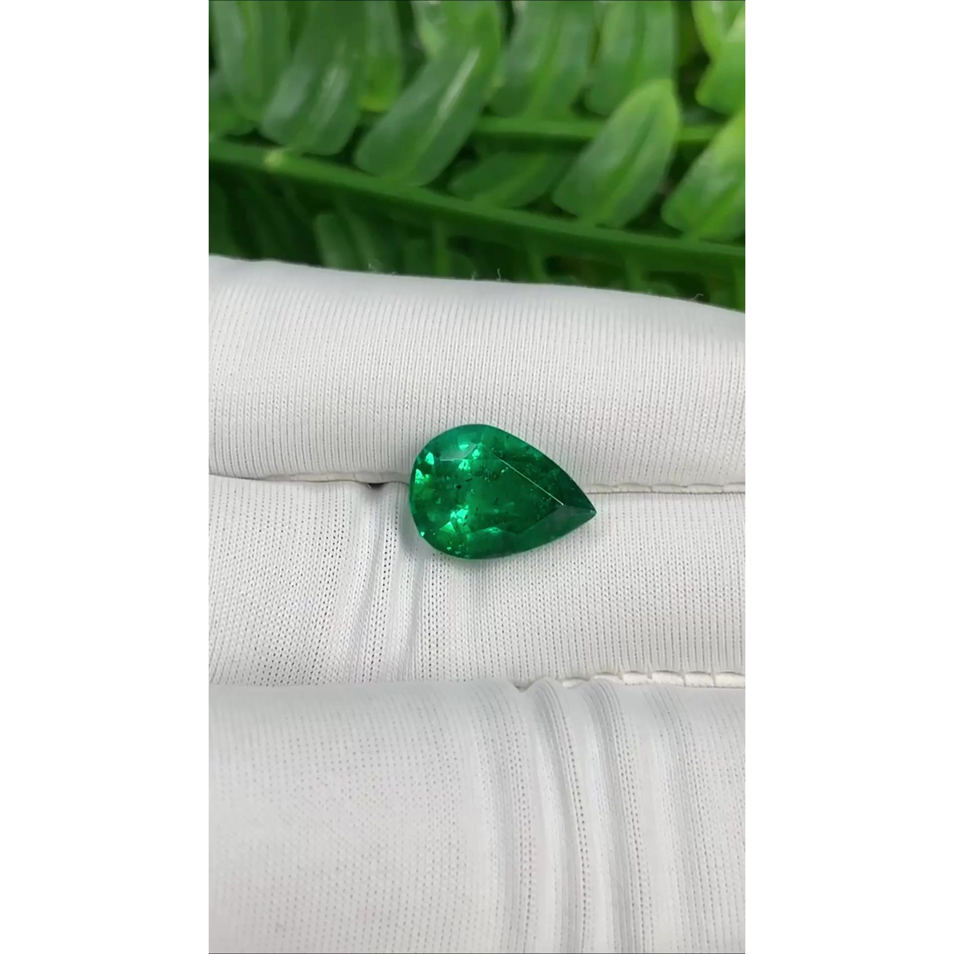 2.46 ct Pear Green Natural Emerald