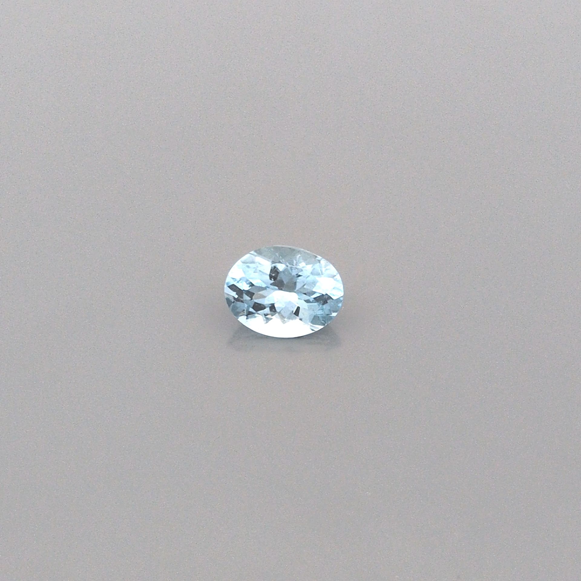 1.61 ct Oval Blue Natural Aquamarine