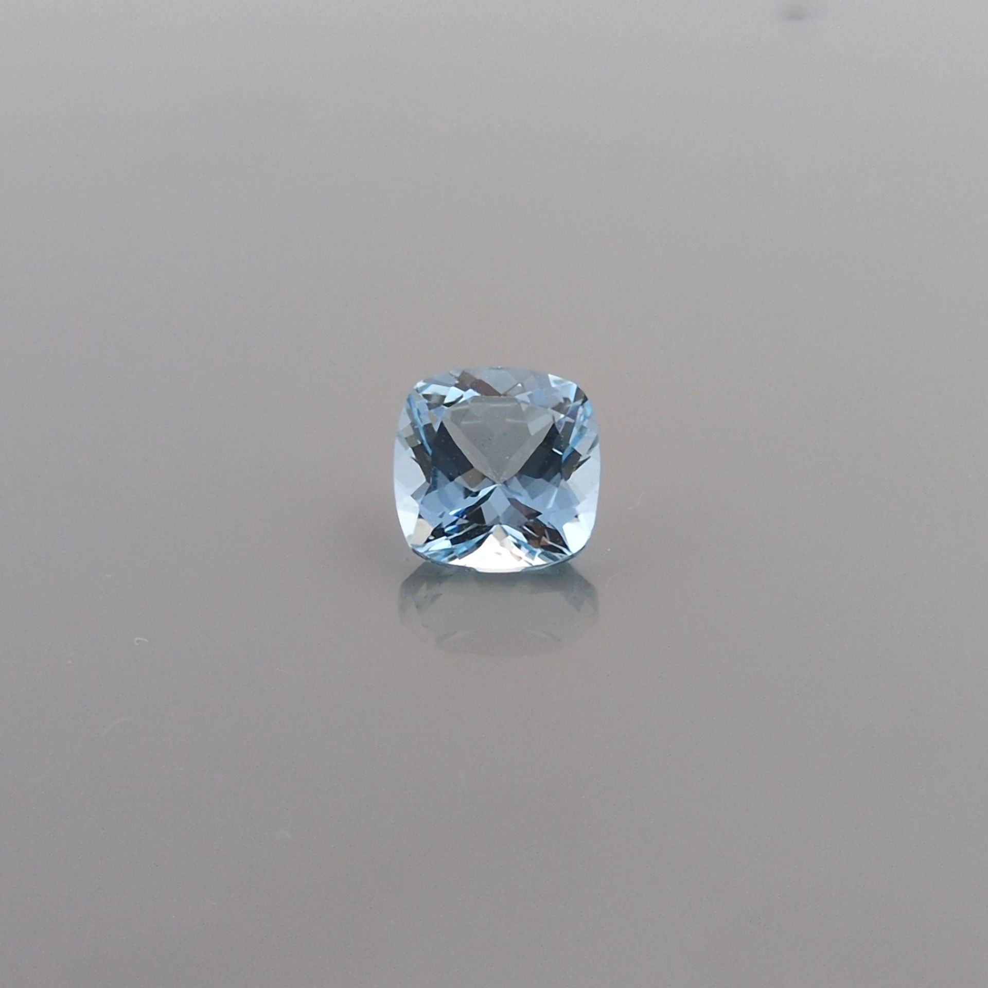 1.63 ct Cushion Blue Natural Aquamarine