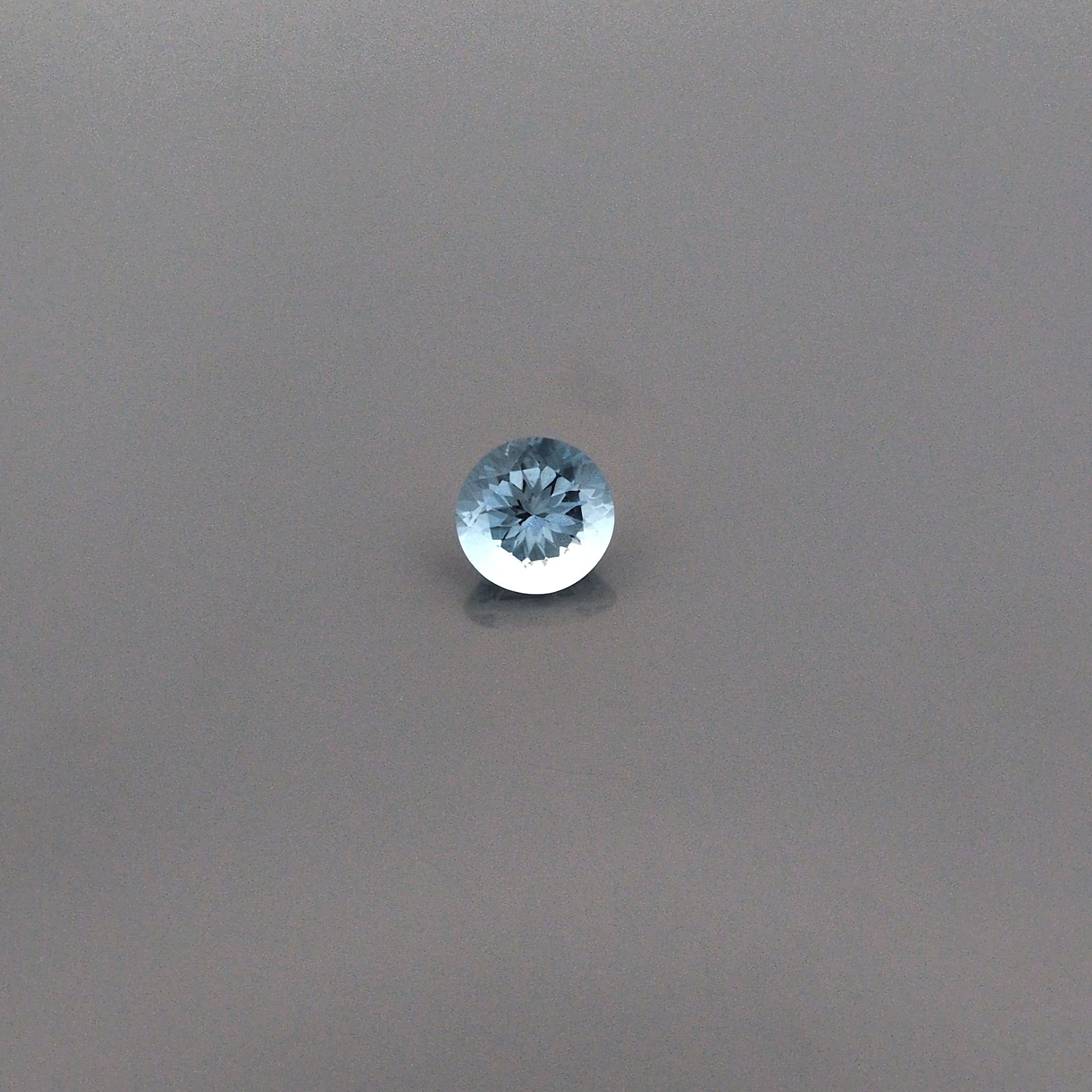 2.66 ct Round Blue Natural Aquamarine