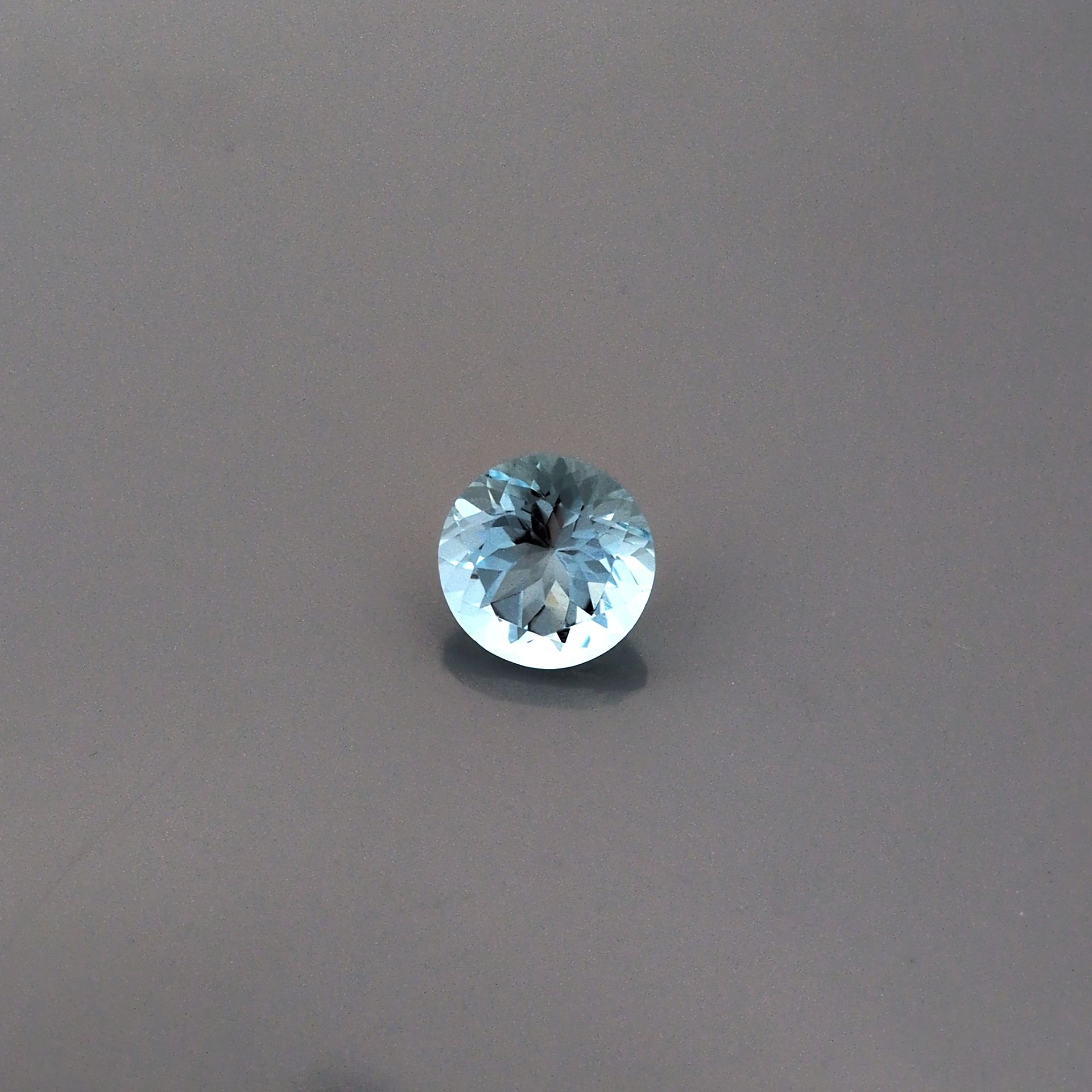 2.93 ct Round Blue Natural Aquamarine