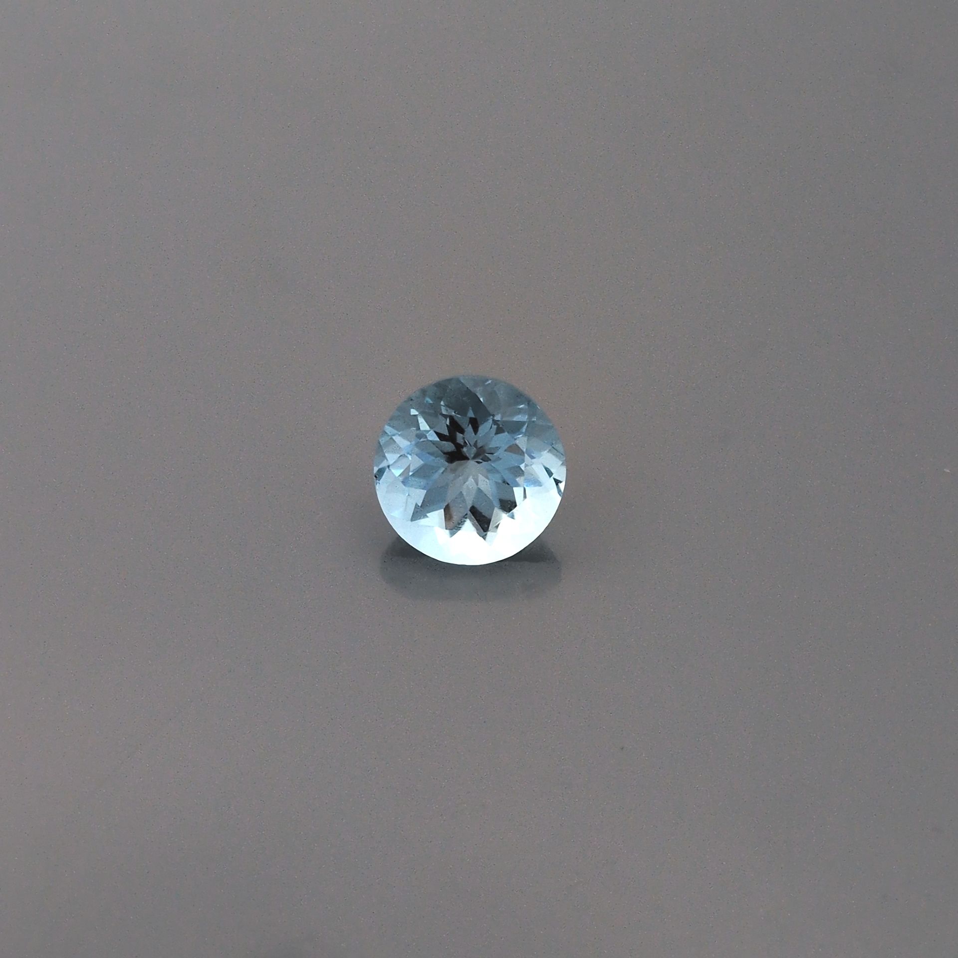 2.61 ct Round Blue Natural Aquamarine