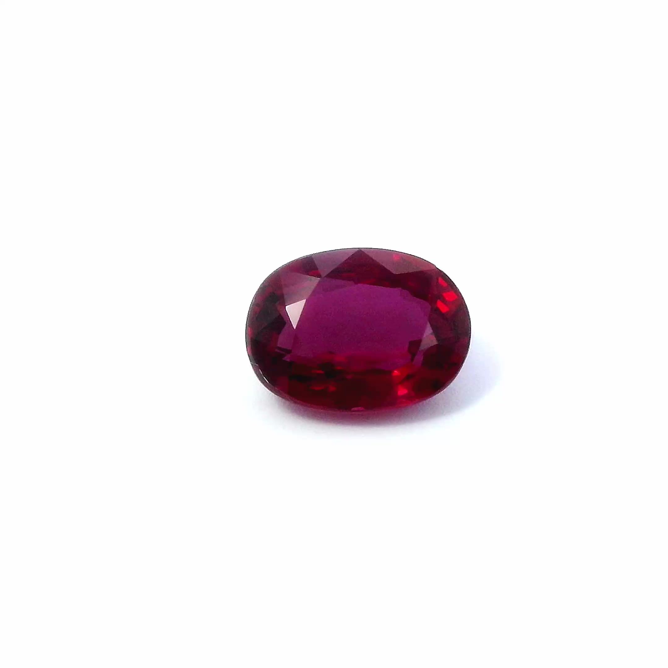1.54 ct Oval Red Natural Ruby