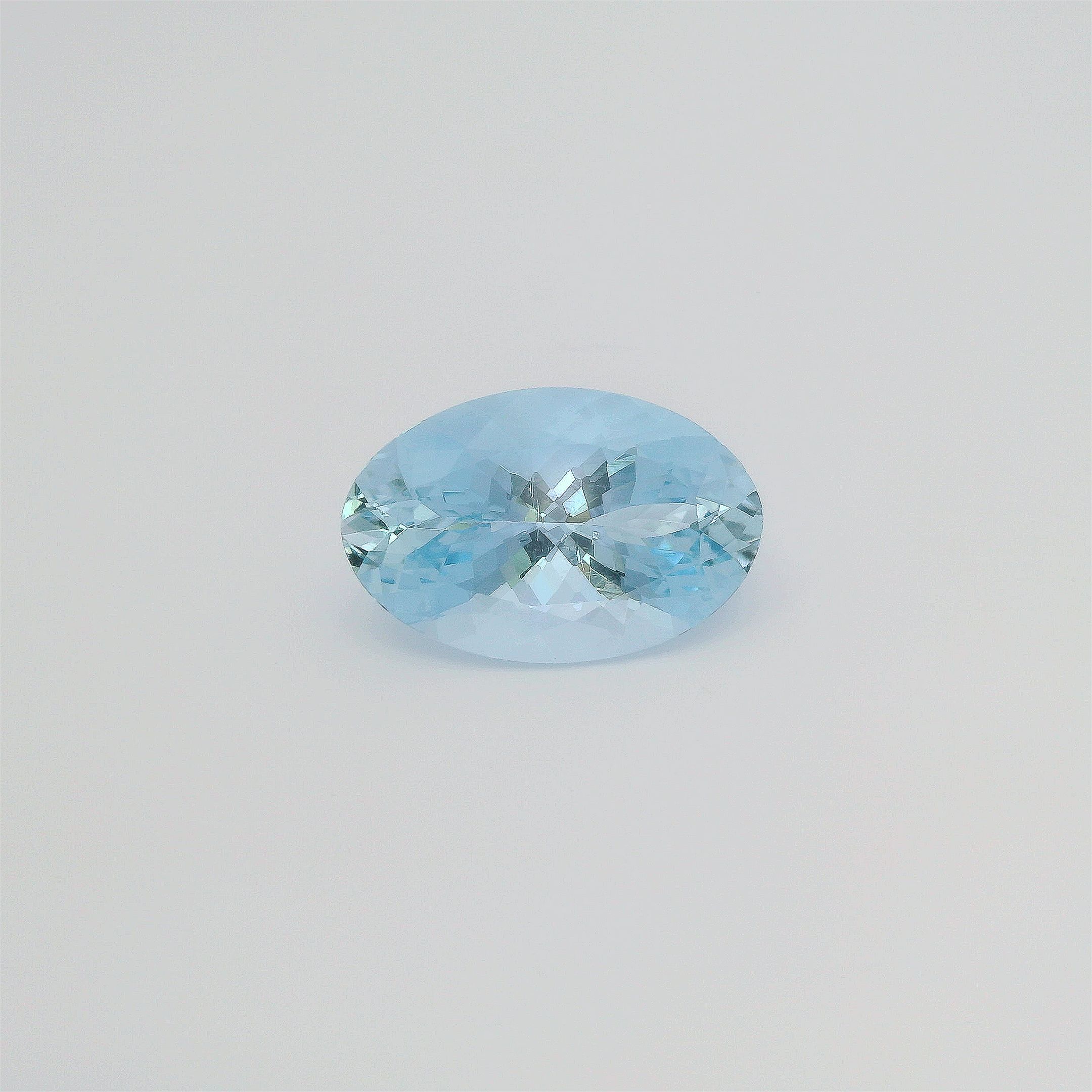 10.05 ct Oval Blue Natural Aquamarine