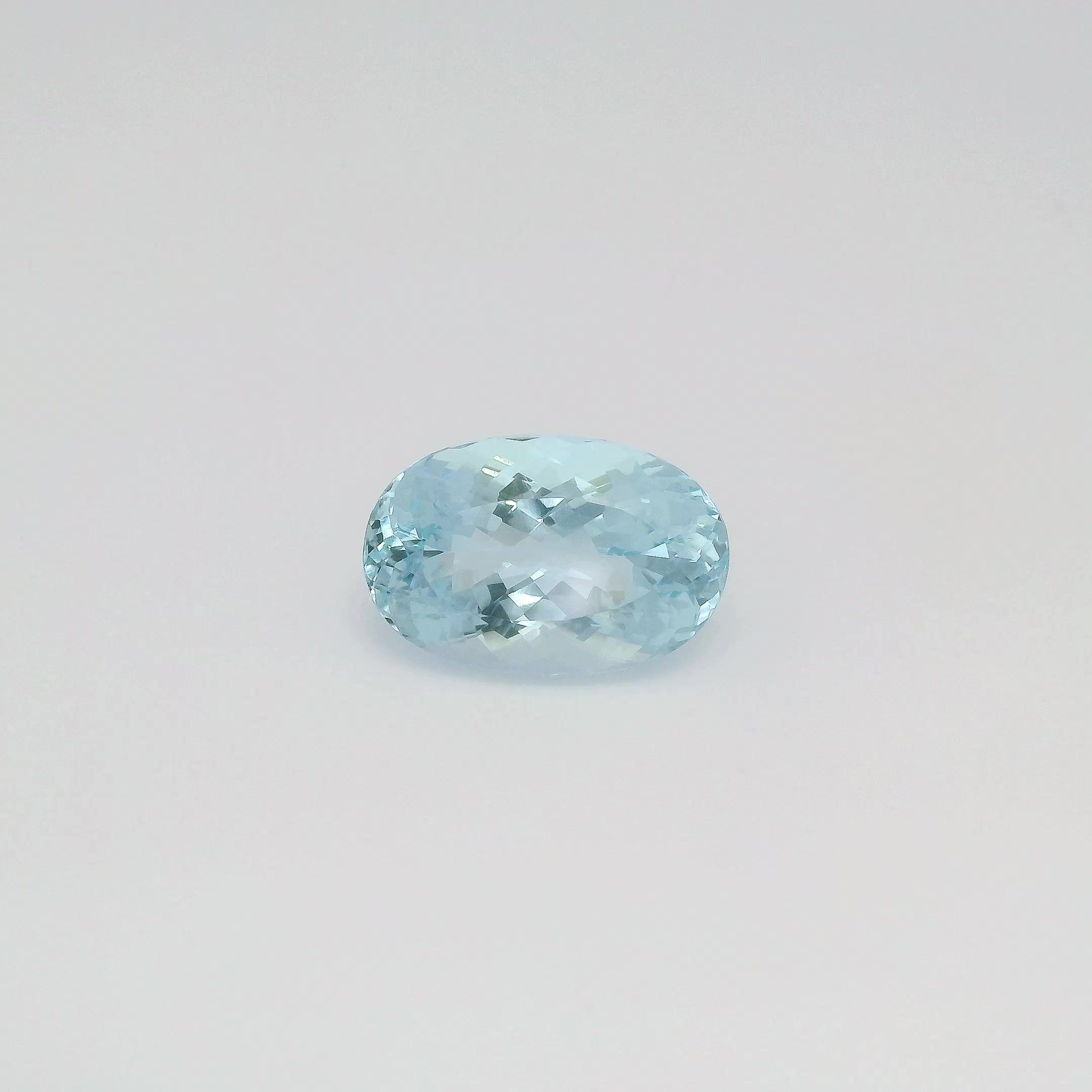 7.68 ct Oval Blue Natural Aquamarine