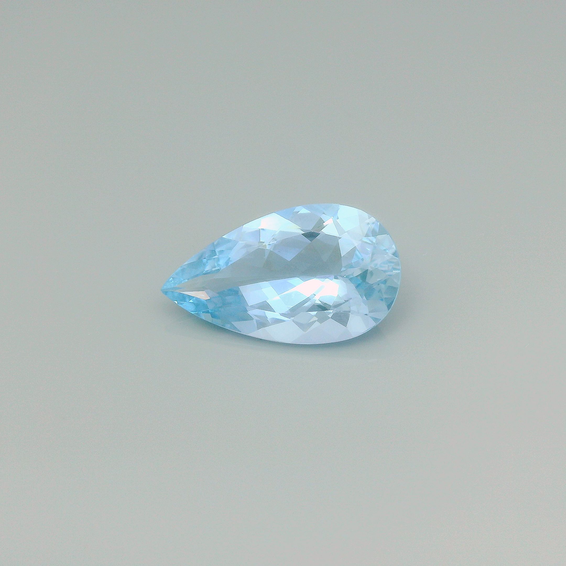 4.99 ct Pear Blue Natural Aquamarine