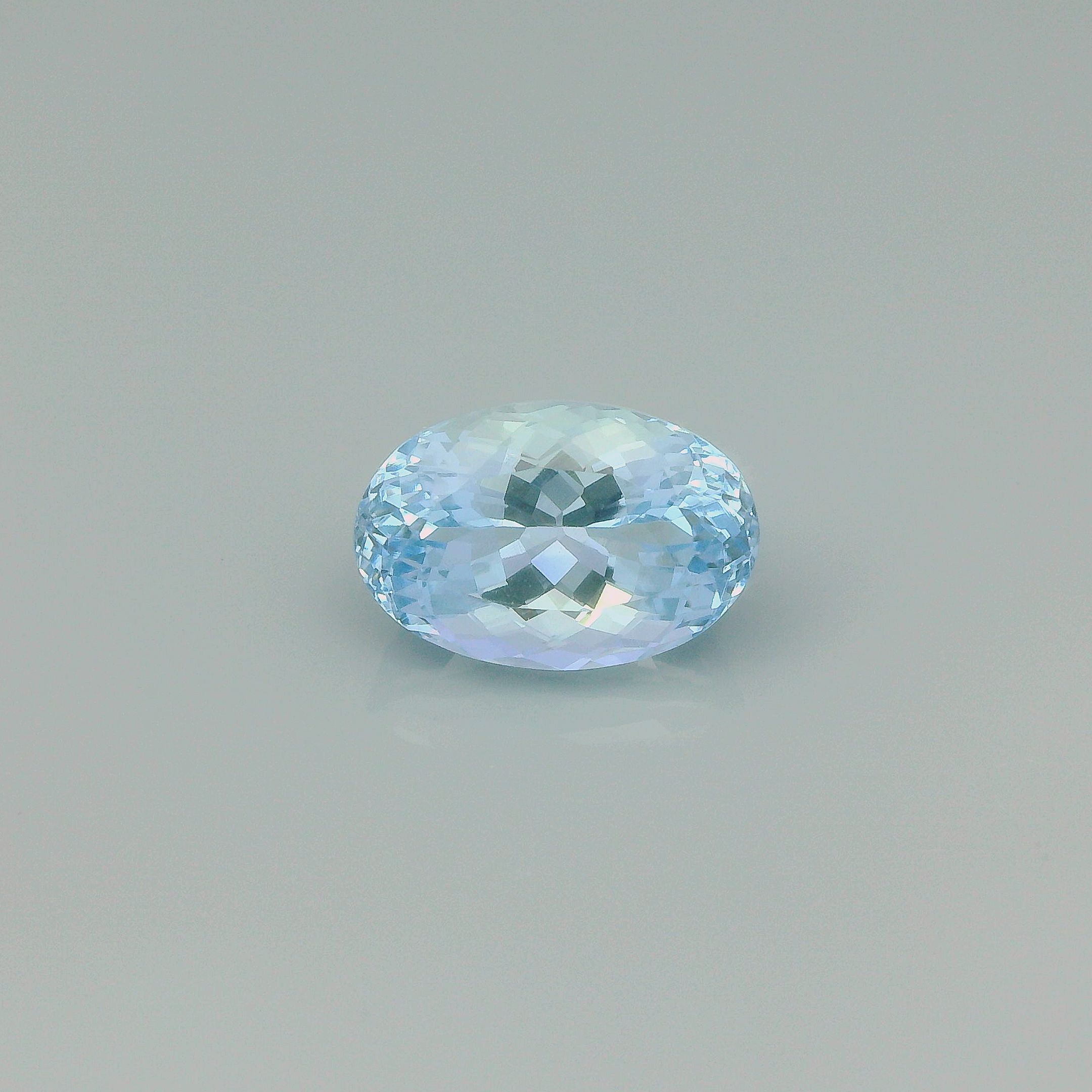 4.25 ct Oval Blue Natural Aquamarine