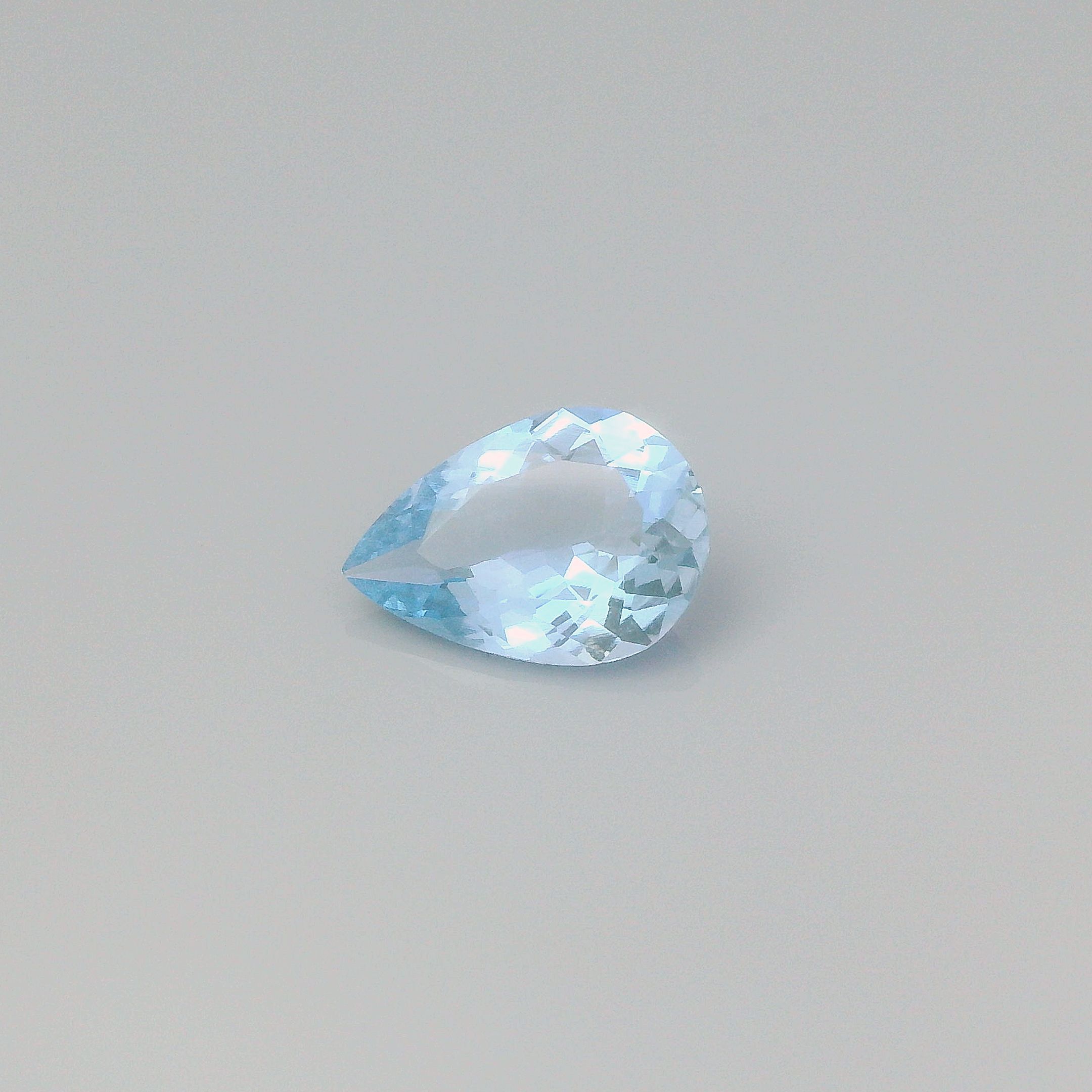 1.60 ct Pear Blue Natural Aquamarine