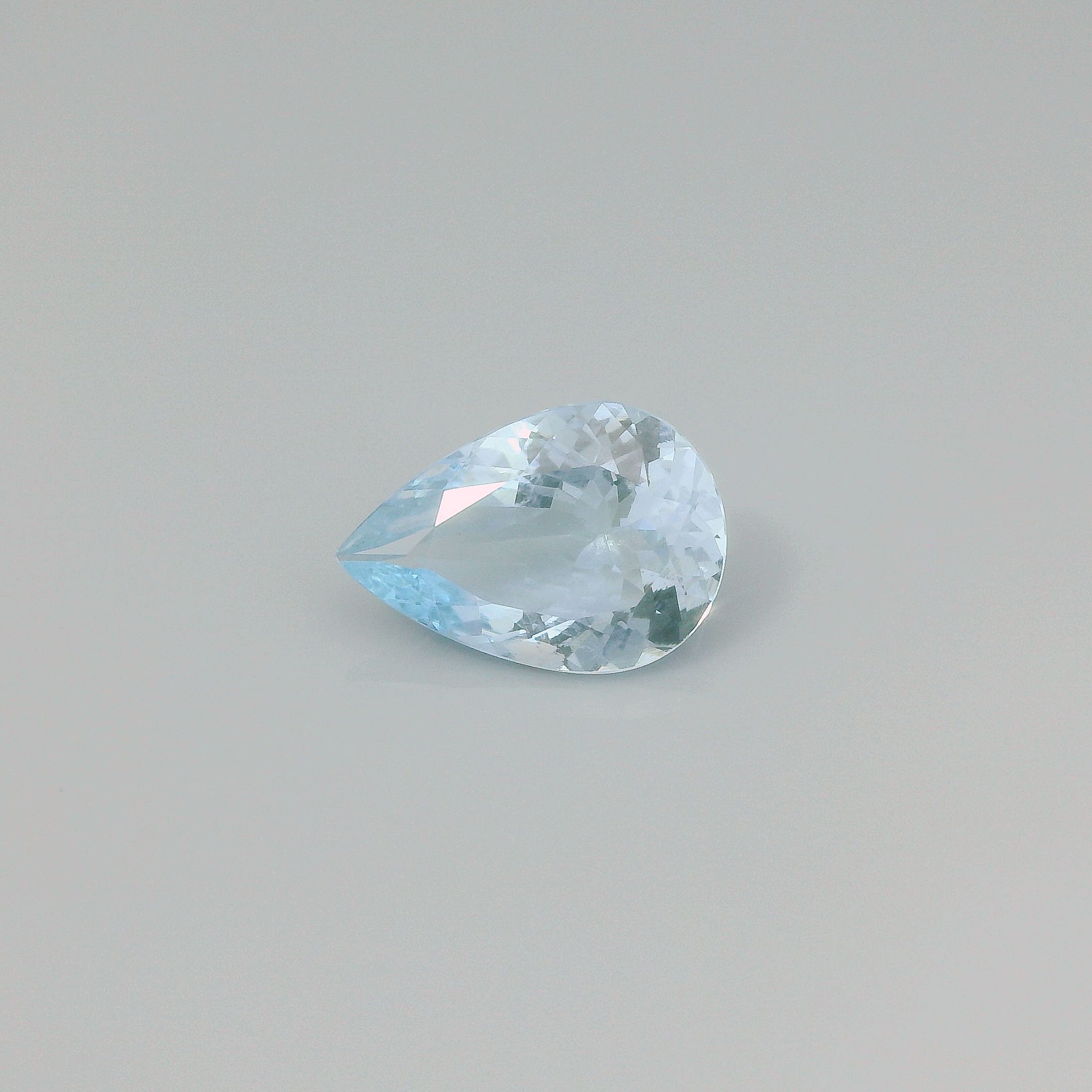 2.84 ct Pear Blue Natural Aquamarine
