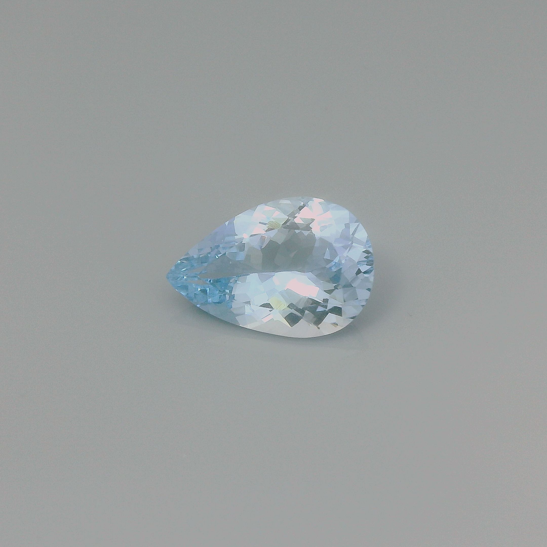 2.79 ct Pear Blue Natural Aquamarine