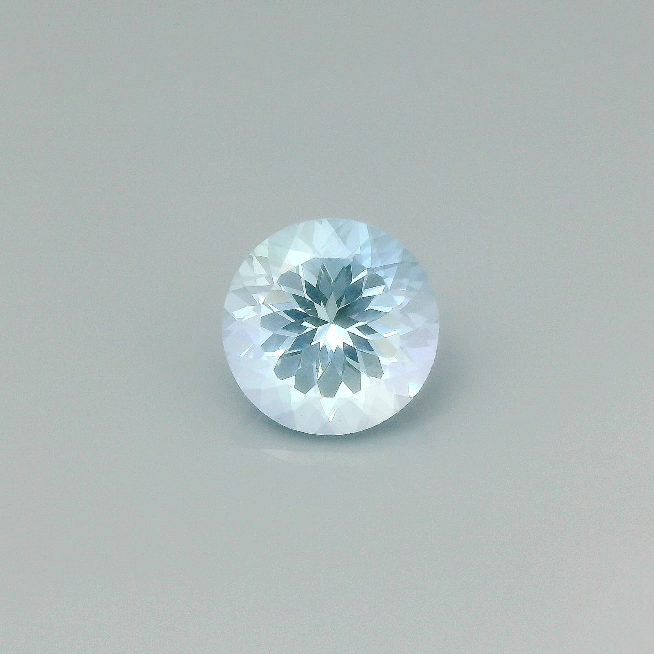 3.53 ct Round Blue Natural Aquamarine