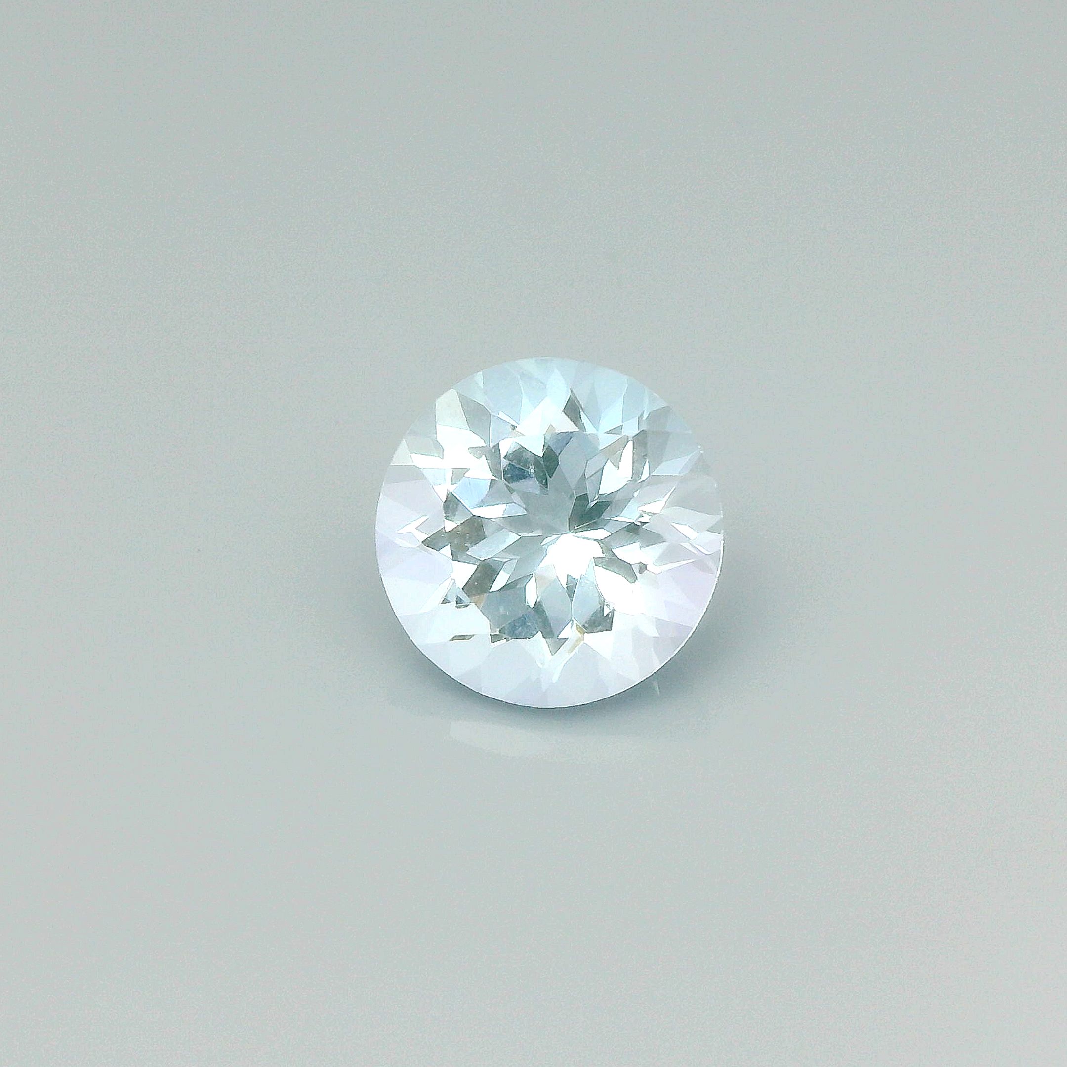3.24 ct Round Blue Natural Aquamarine