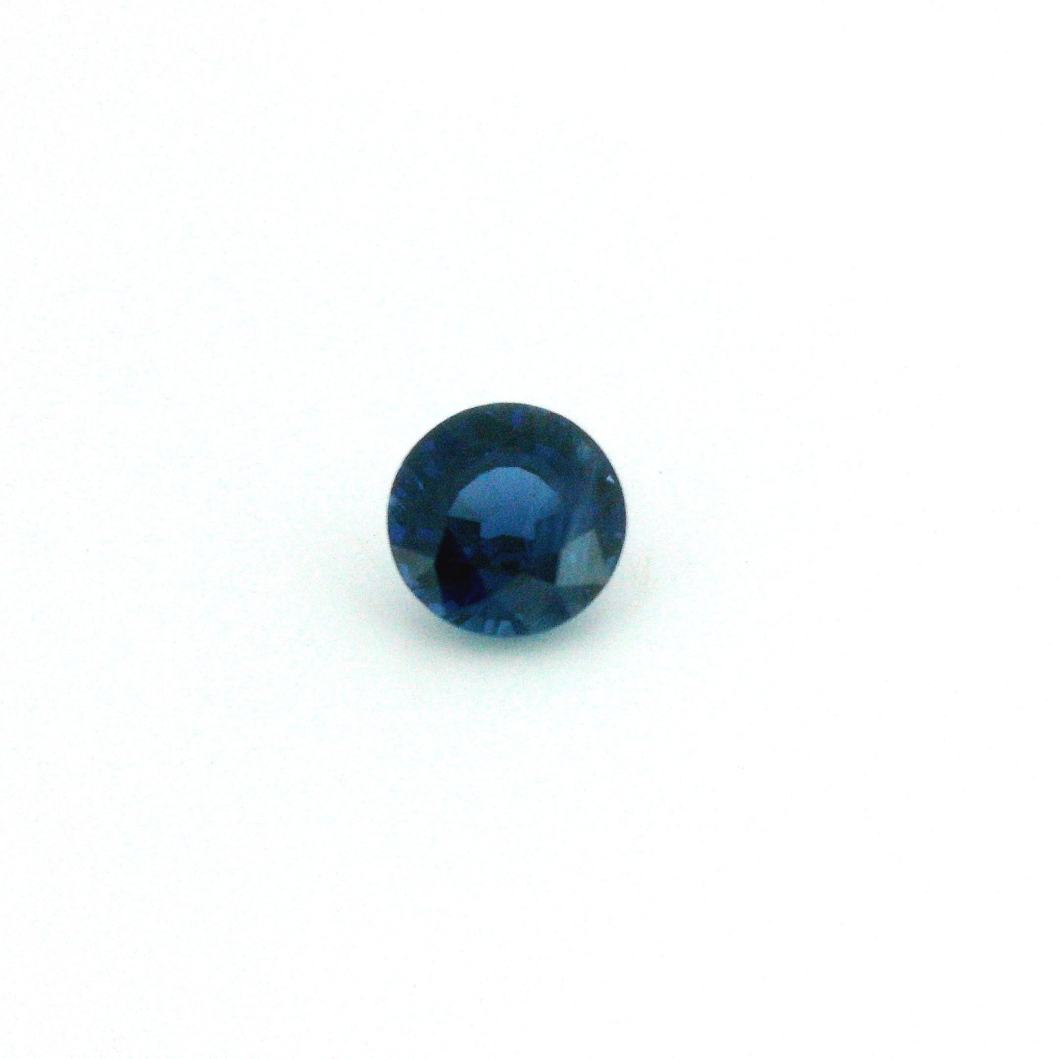 1.05 ct Round Blue Natural Sapphire
