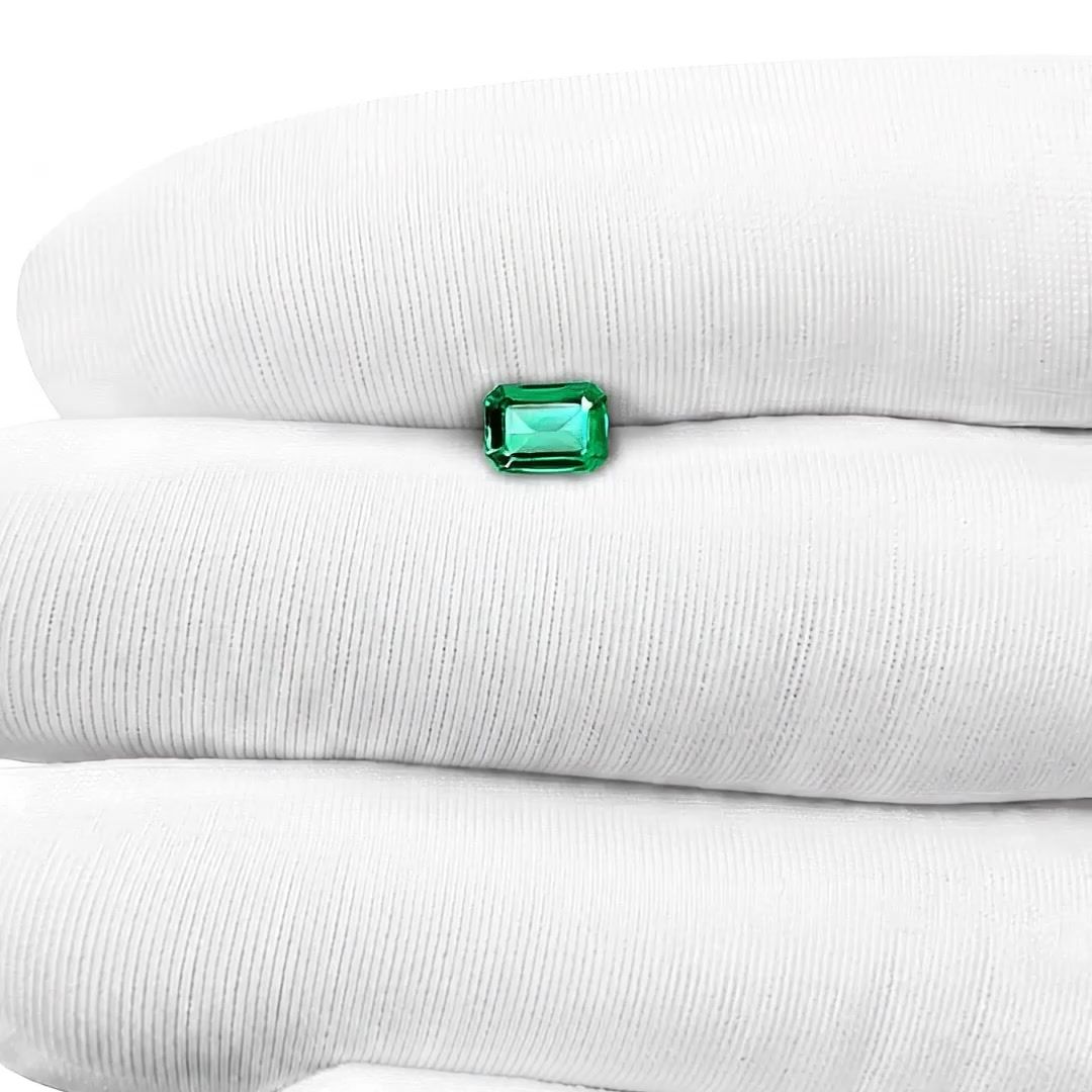 0.78 ct Emerald Green Natural Emerald