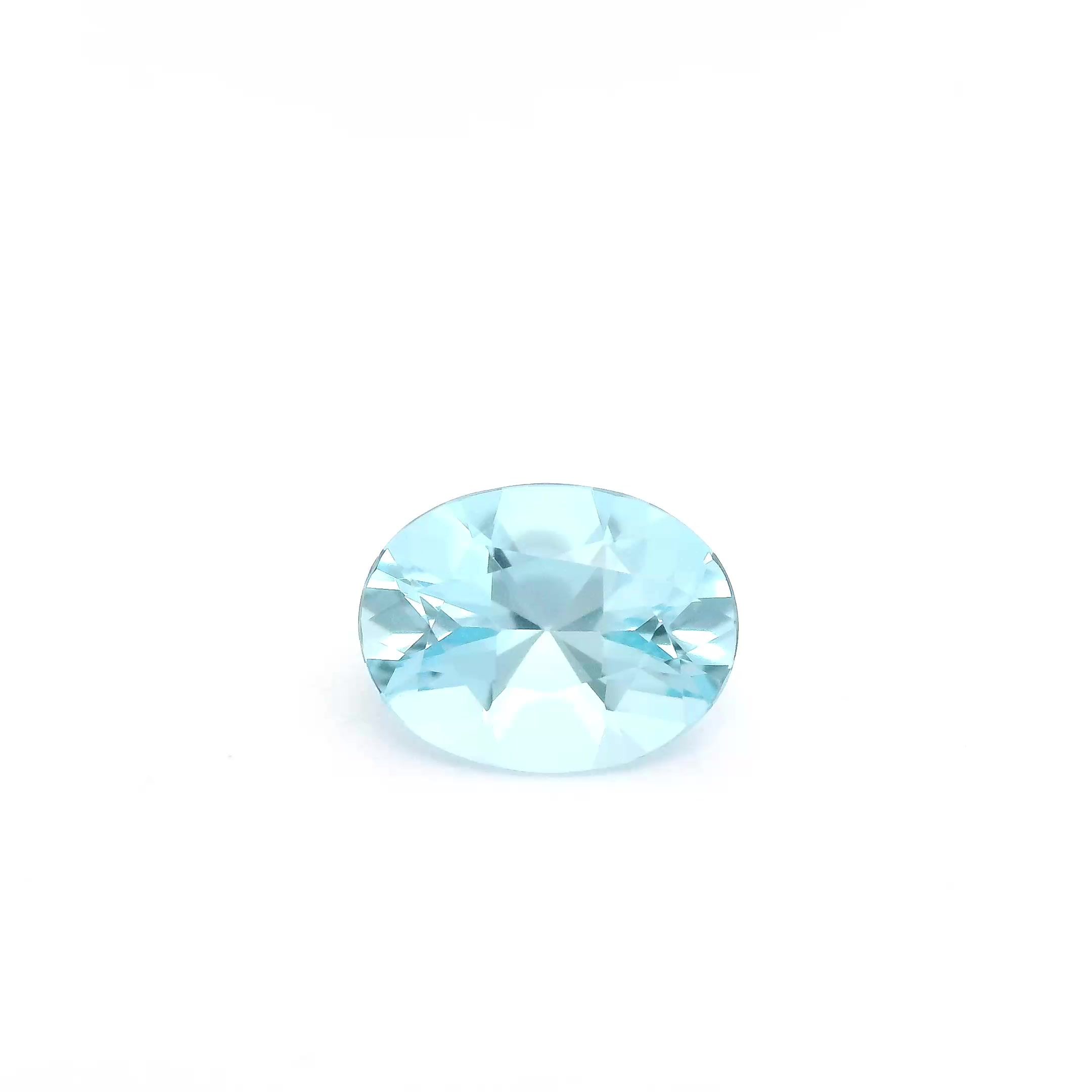1.35 ct Oval Blue Natural Aquamarine
