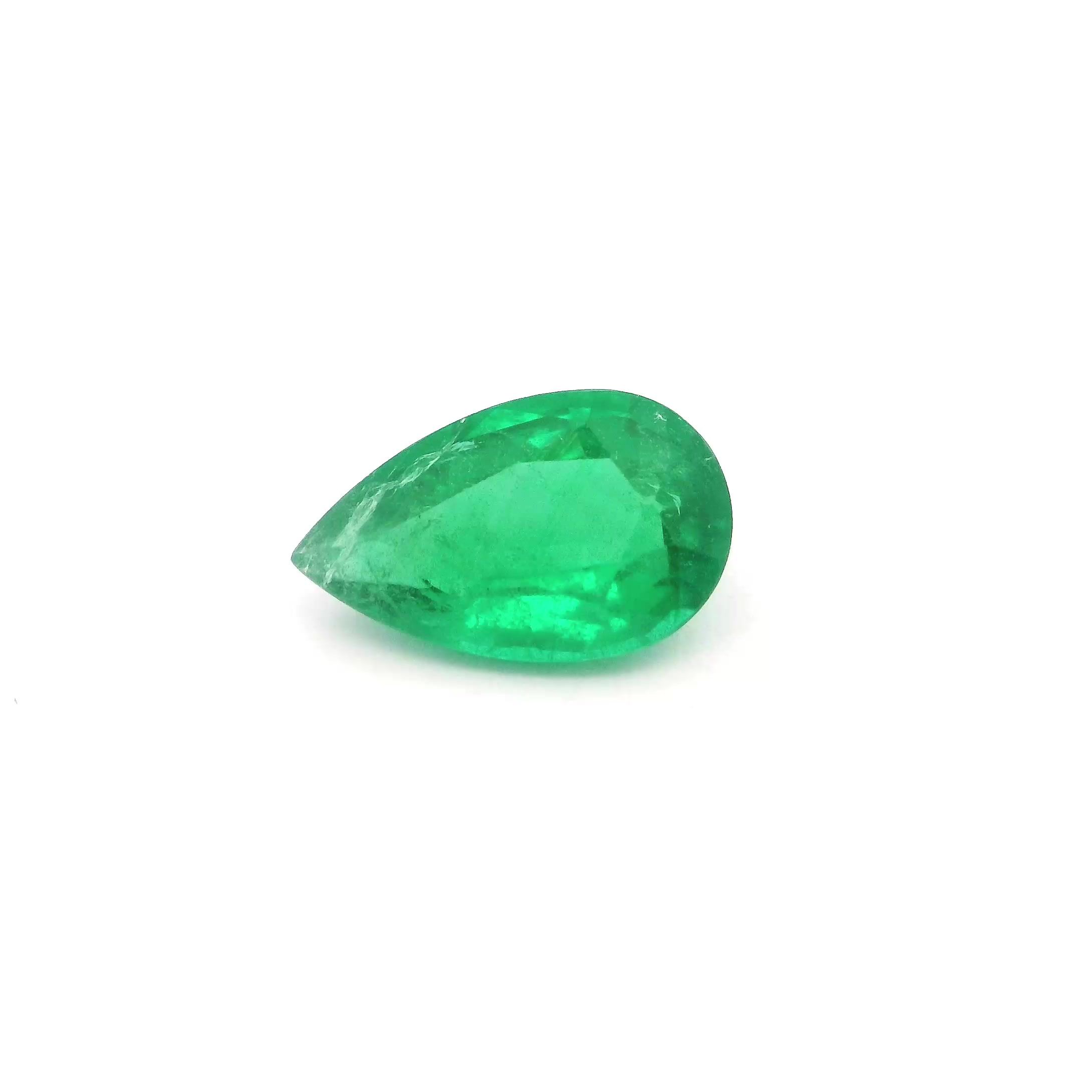 1.57 ct Pear Green Natural Emerald