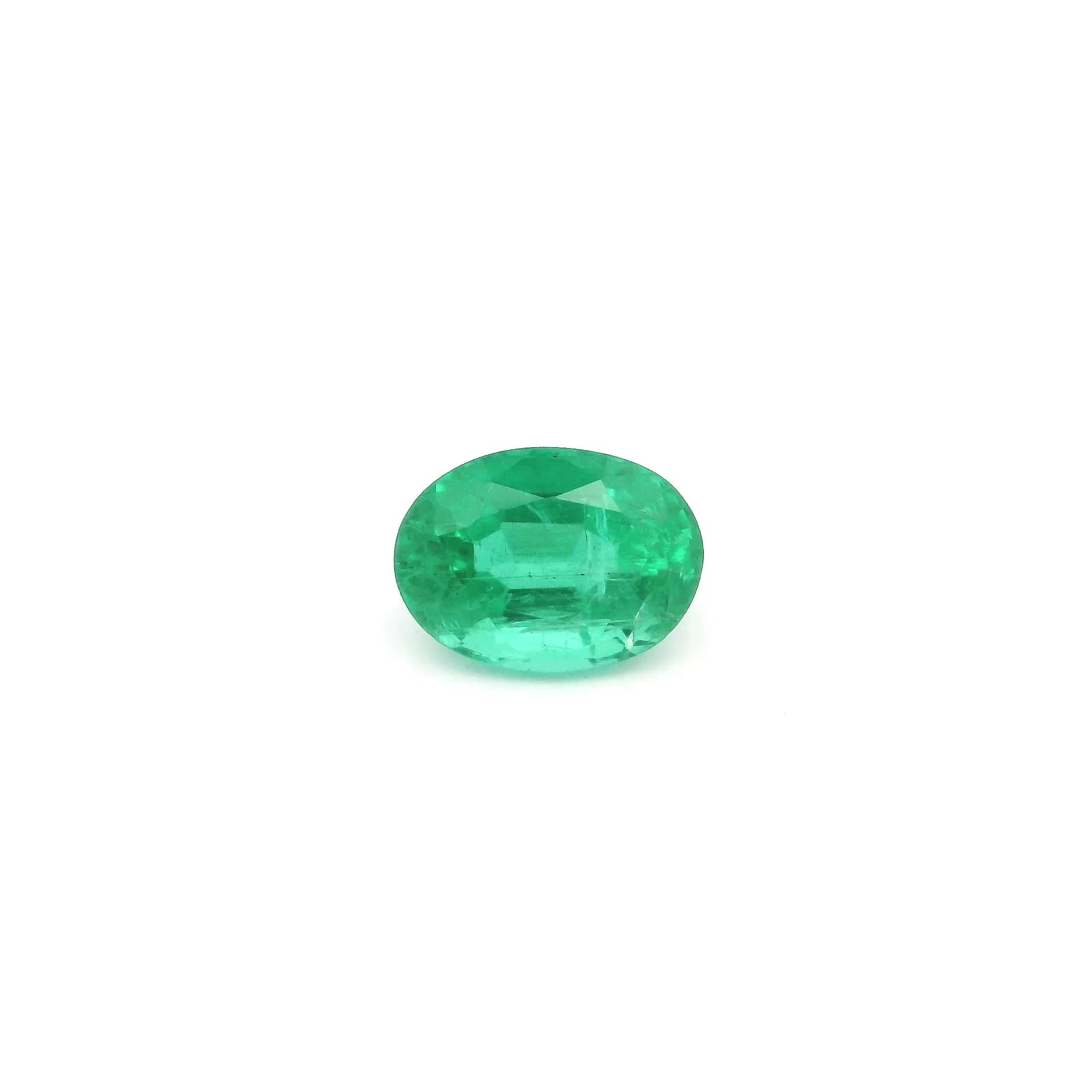 0.90 ct Oval Green Natural Emerald