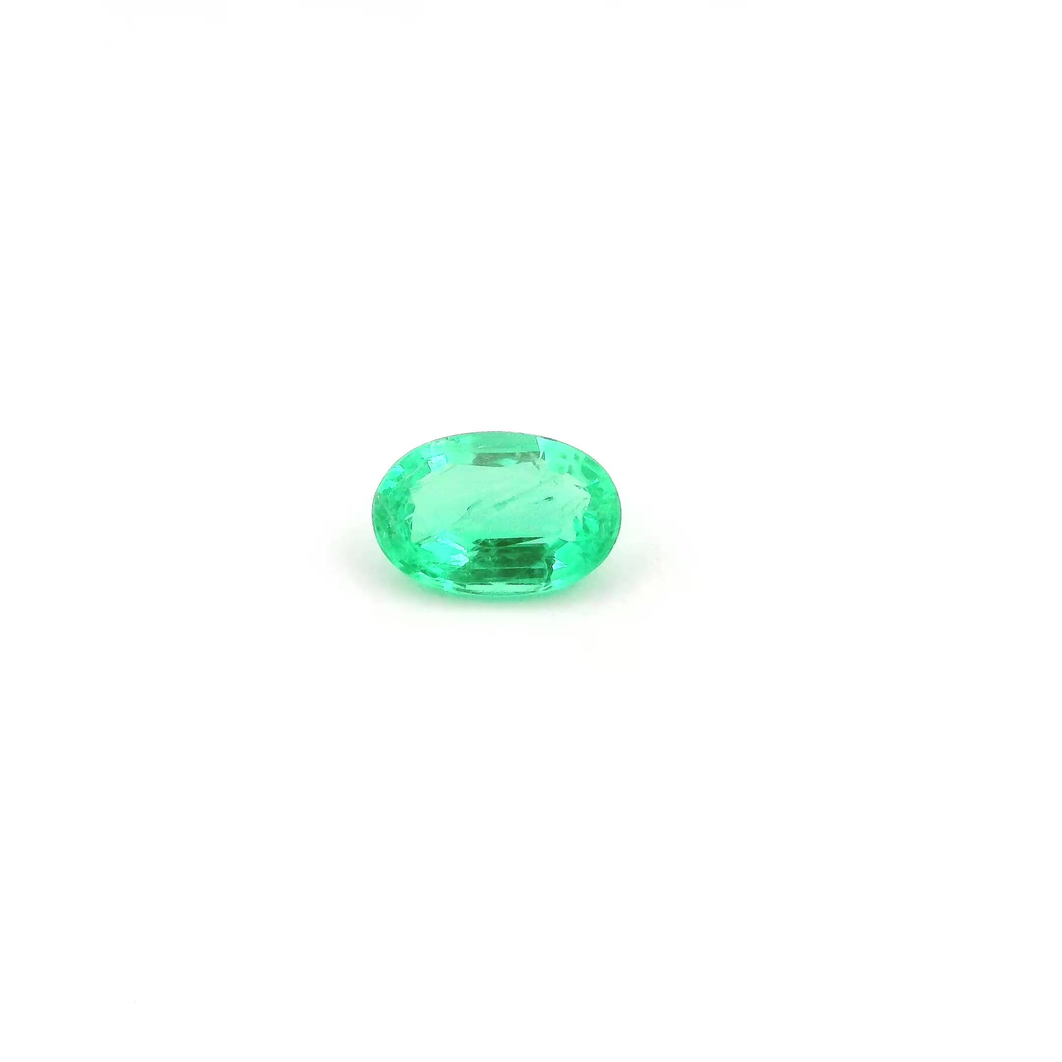 0.38 ct Oval Green Natural Emerald