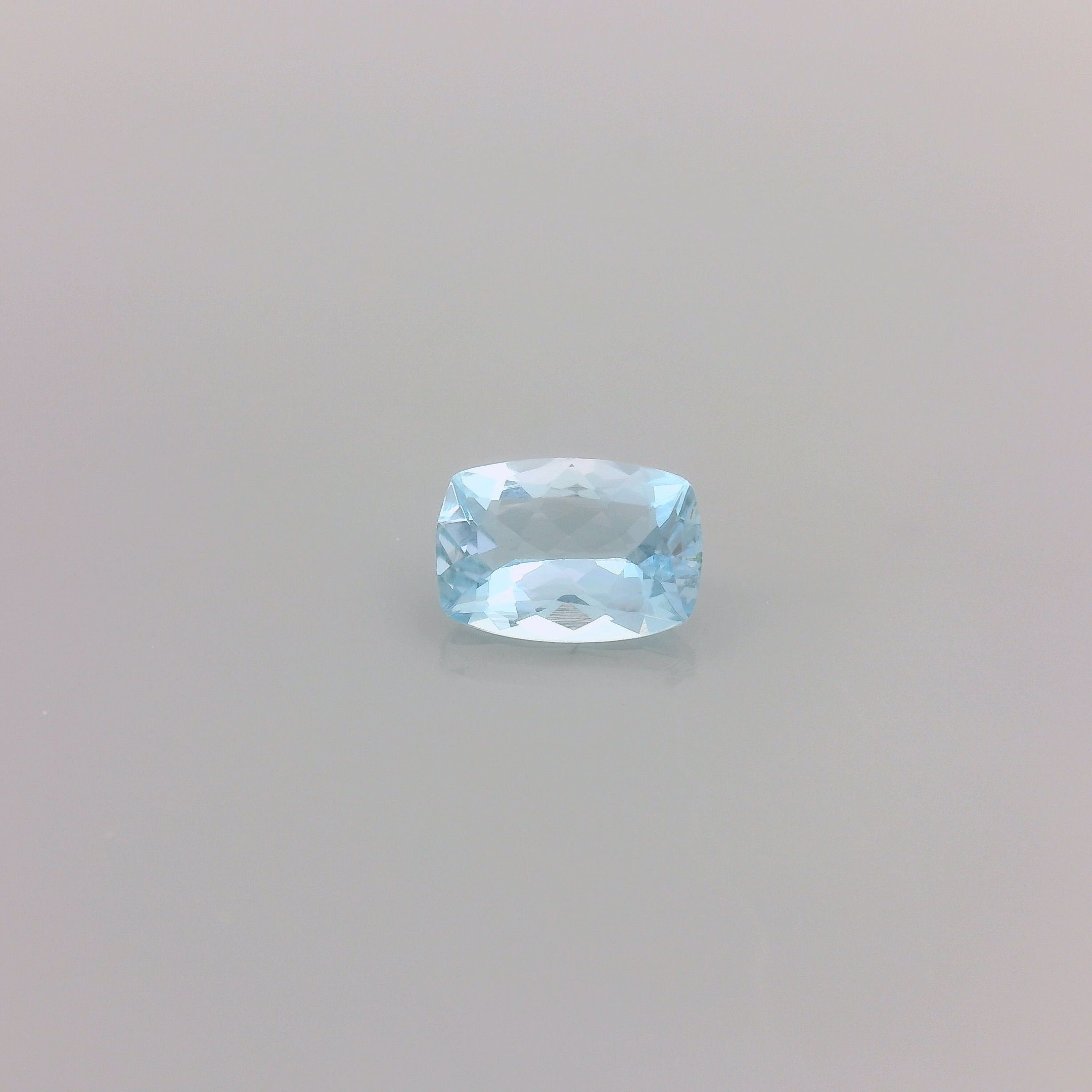 0.47 ct Cushion Blue Natural Aquamarine