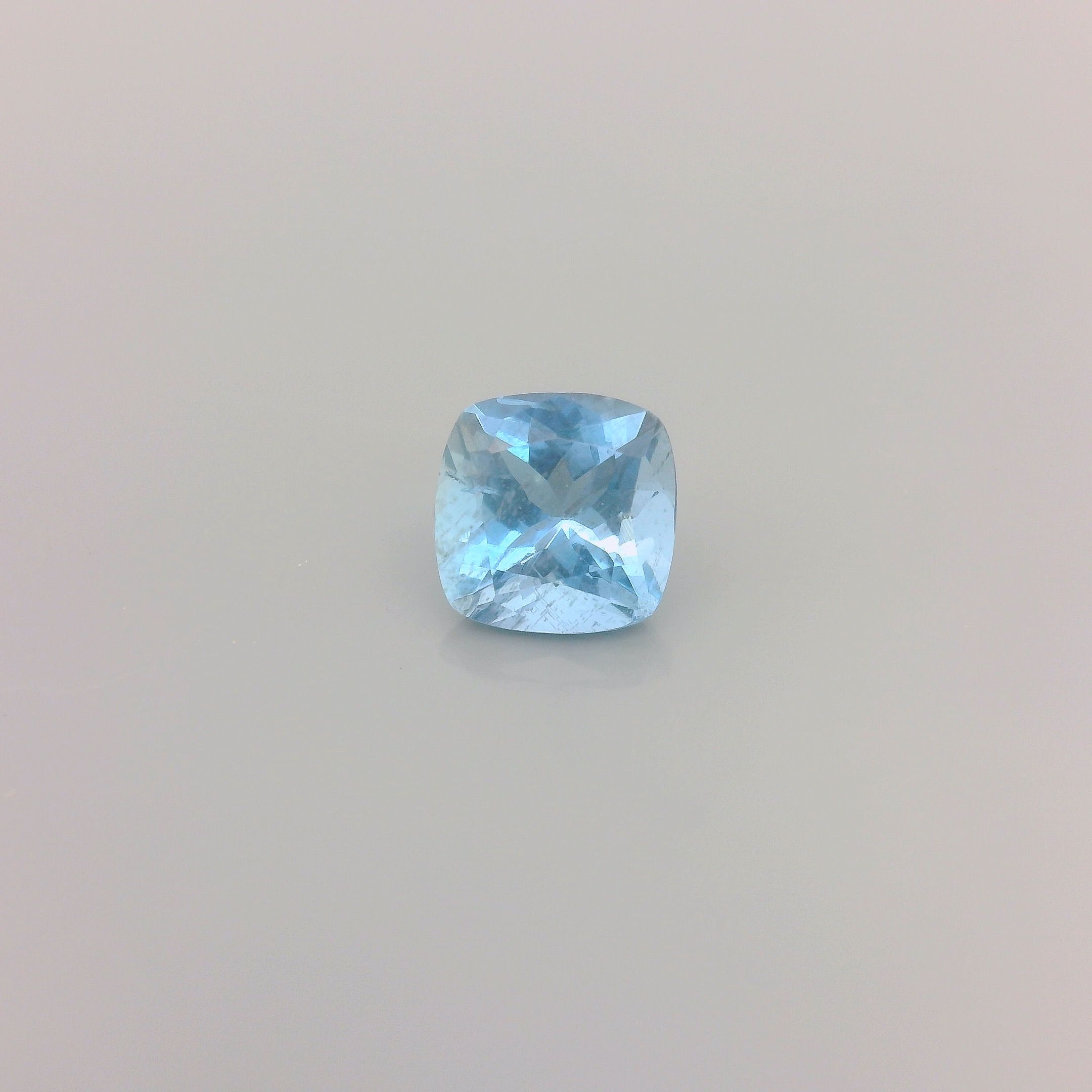 0.67 ct Cushion Blue Natural Aquamarine