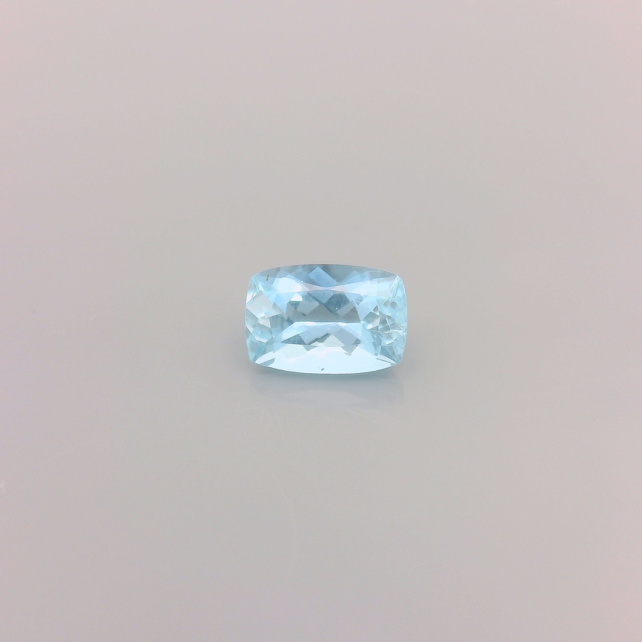 0.57 ct Cushion Blue Natural Aquamarine